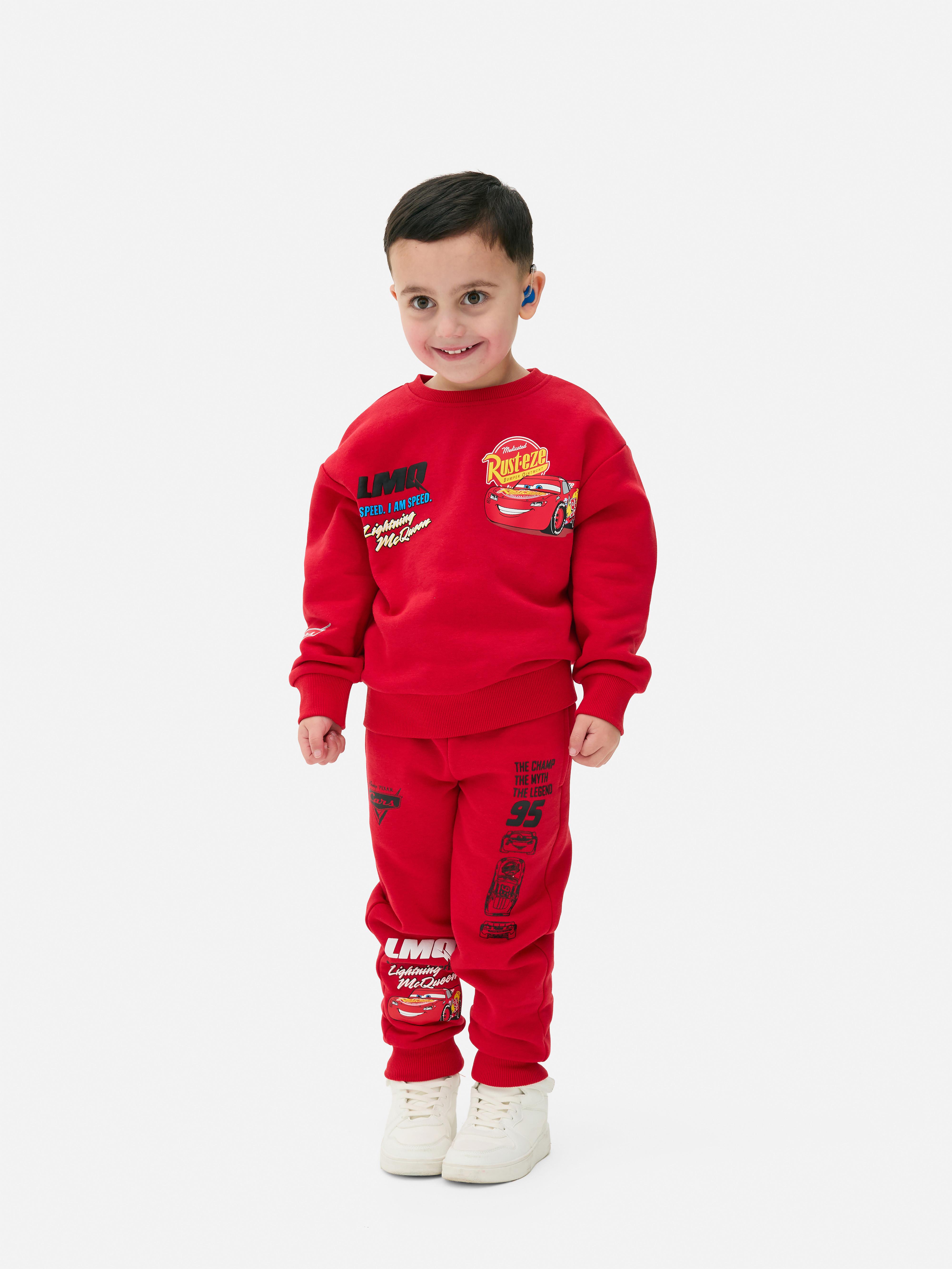 Hanorac asortat cu imprimeu Disney Cars. Un hanorac cu guler rotund, manșete cu nervuri și imprimeuri cu personaje Cars.