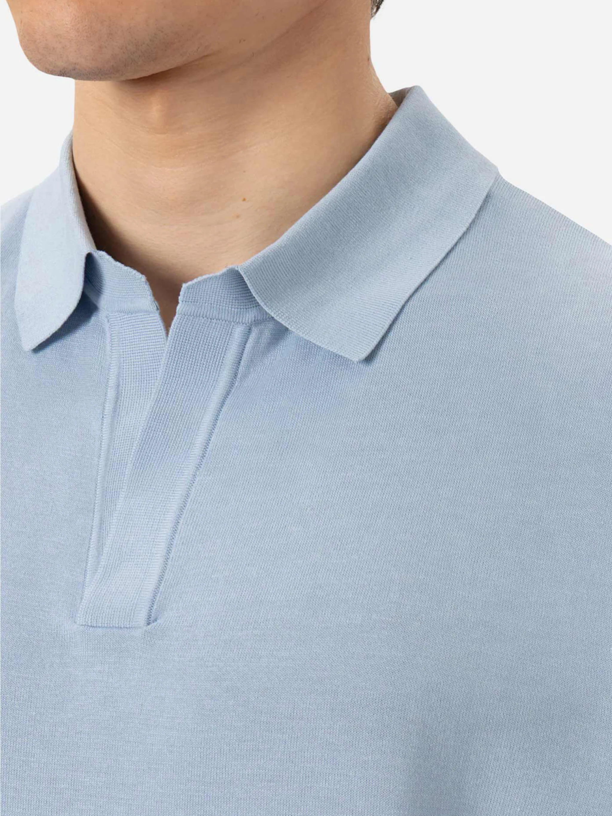 Sloan poloshirt in lichtblauwe gebreide zijde en katoen