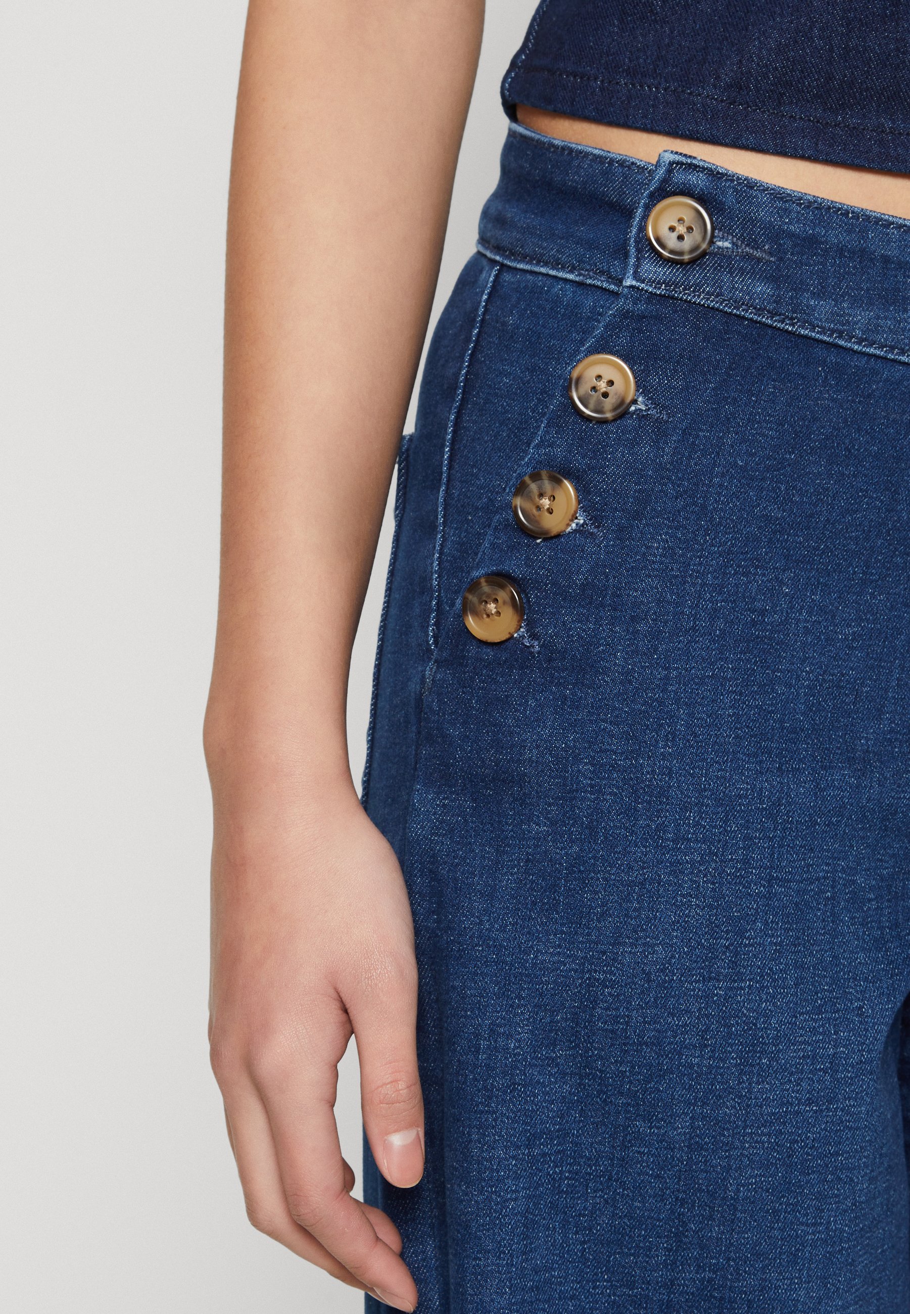 ONLY ONLMADISON BUTTON WIDE - Wijde pijpen - donkerblauw denim