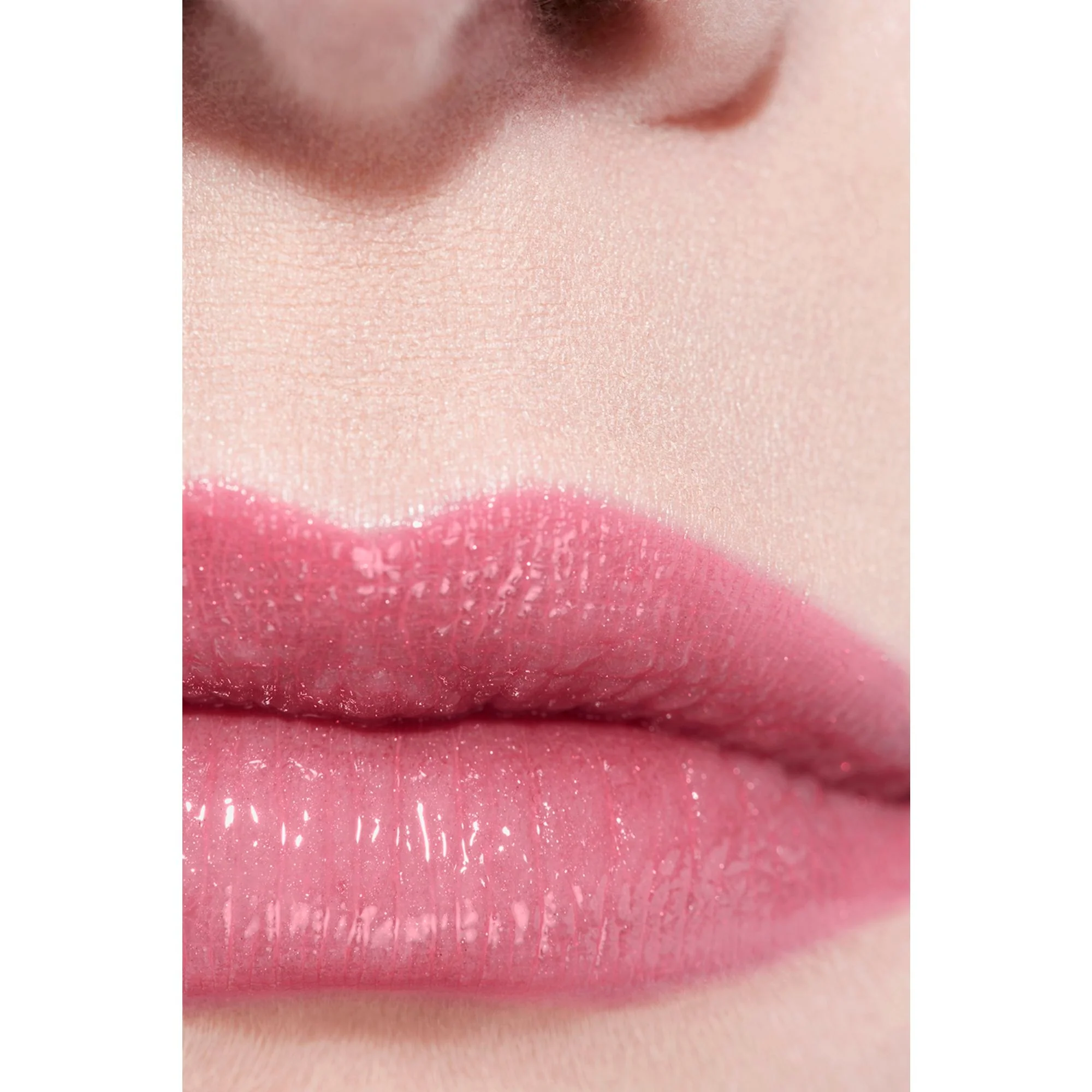 ROUGE COCO BAUME - BRILLANTE - BALSAMO IDRATANTE COLORATO SUBLIMATORE, INTENSITÀ SU MISURA