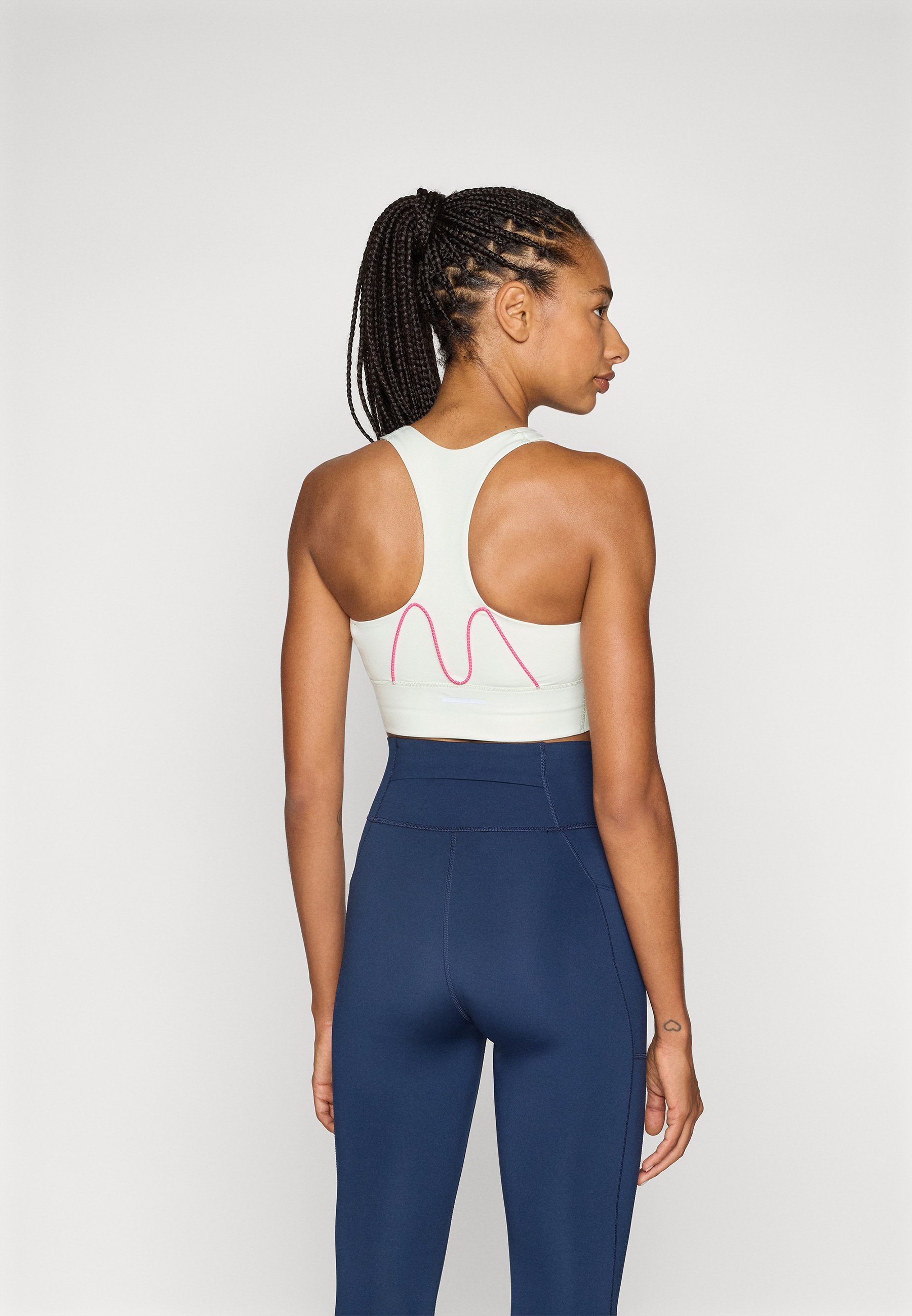 adidas Performance BER25 BRA - Közepes tartást adó sportmelltartó - kristály jáde