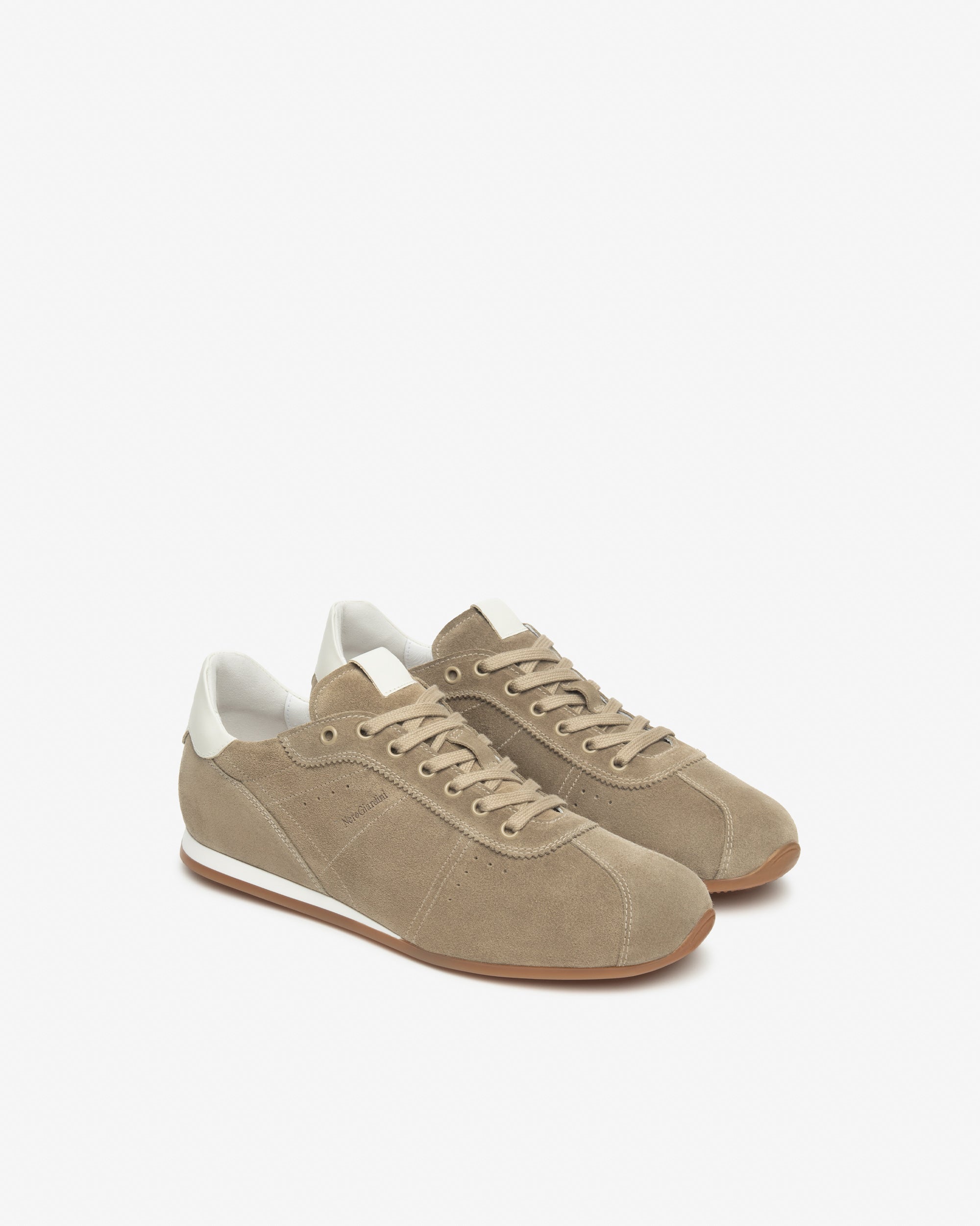  Baskets en daim pour hommes