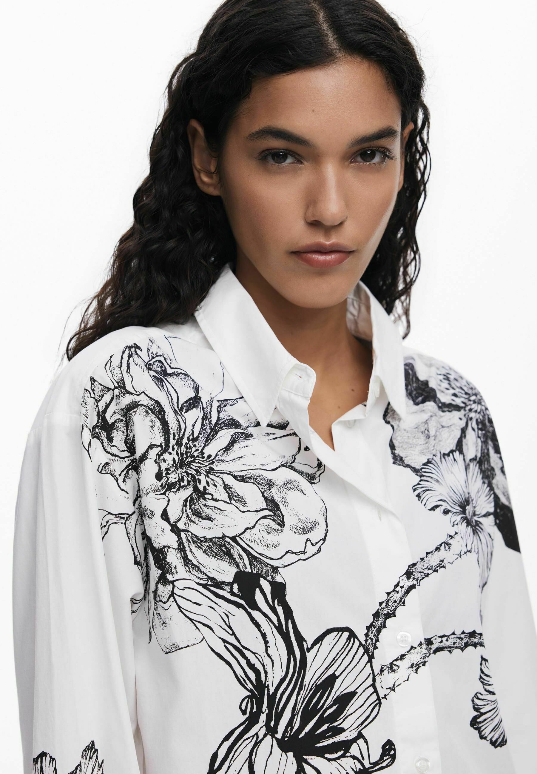 Desigual DESIGNED BY MR CHRISTIAN LACROIX - Bluzka zapinana na guziki - biała