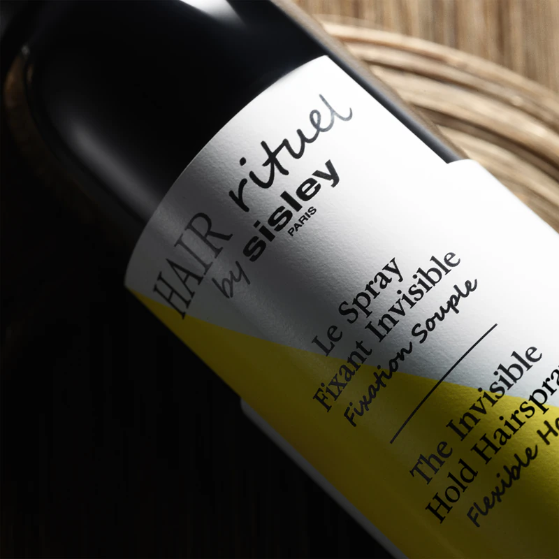 Hair Rituel by Sisley: Spray de fixação invisível para uma fixação natural.