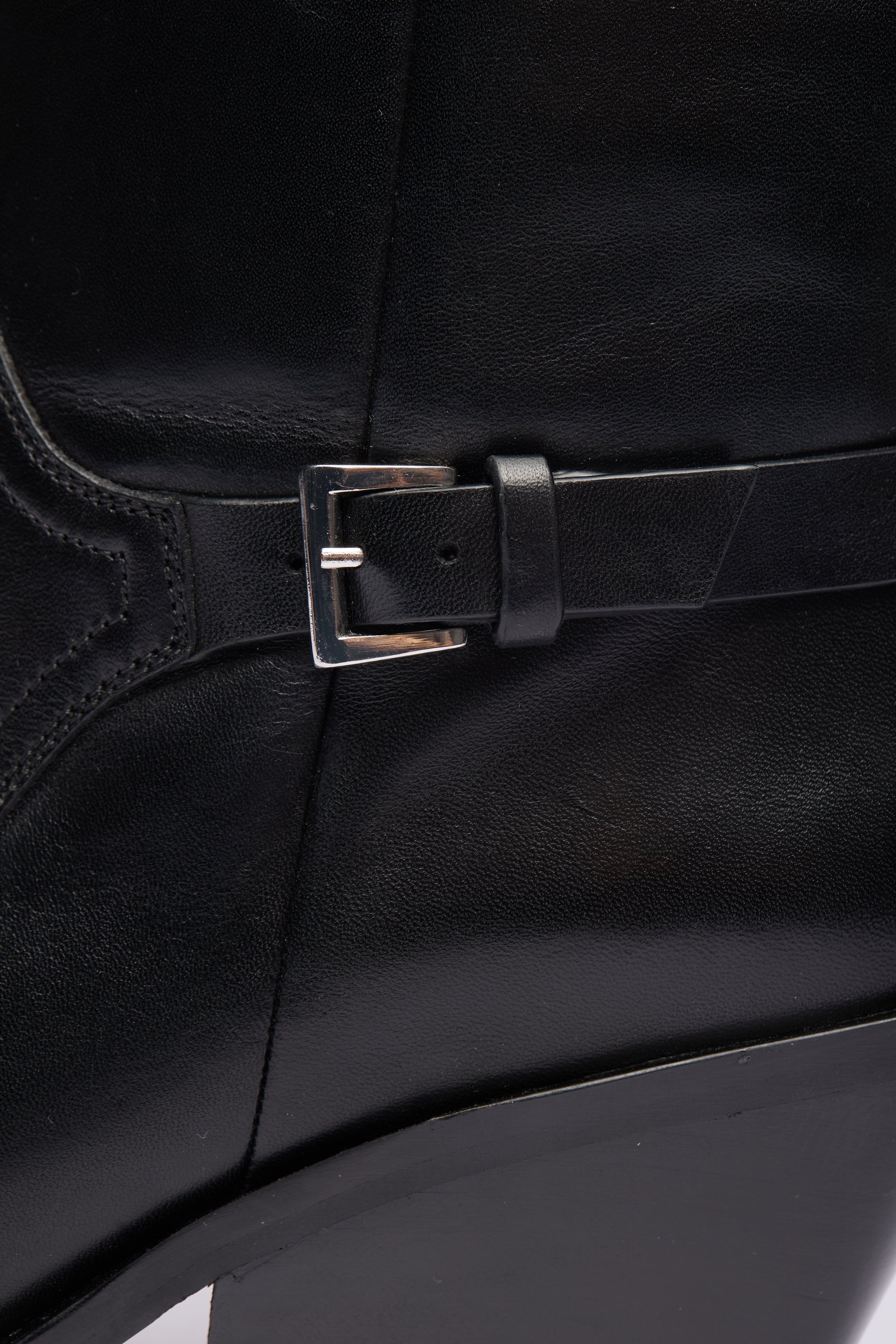 Botas de couro com salto plataforma Zign Studio - pretas