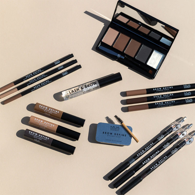 Lápis para sobrancelhas Brow Define da MUA Makeup Academy com pincel