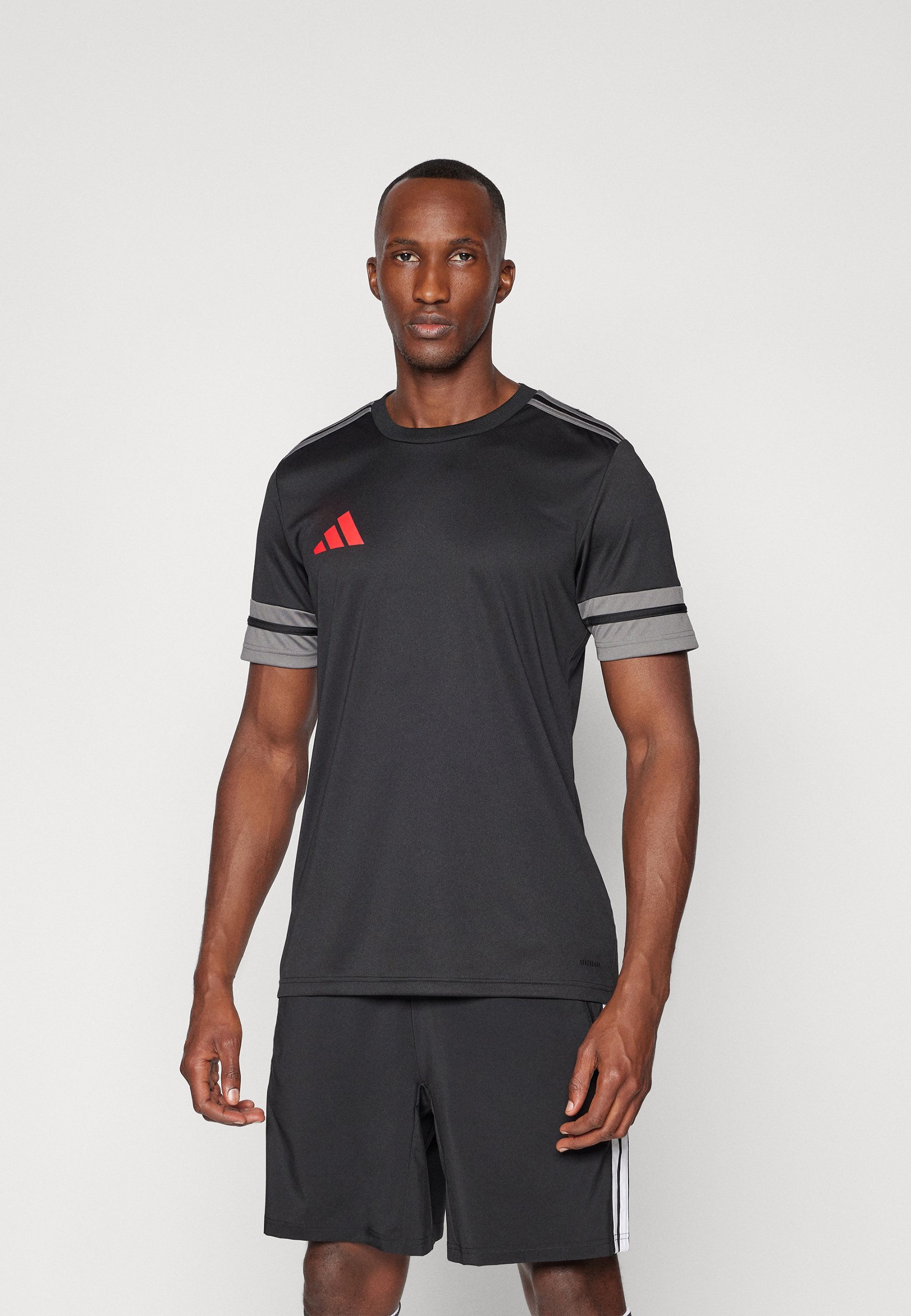 adidas Performance SQUADRA25 JERSEY SHORT SLEEVE - T-shirt sportiva - nero/grigio squadra quattro/rubino puro