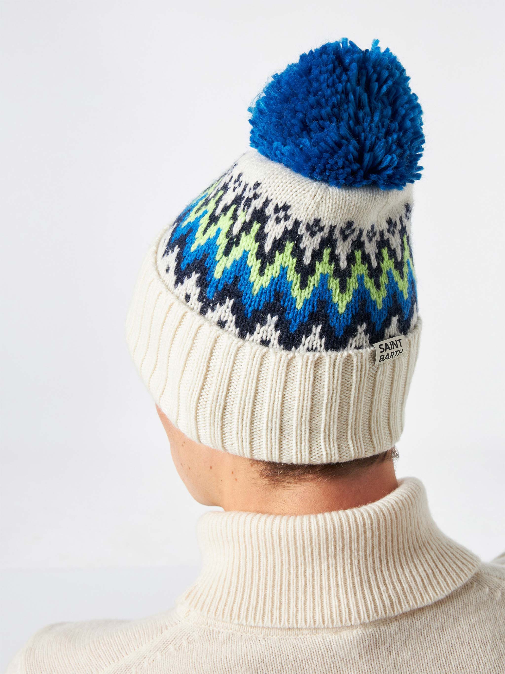 Boné masculino com jacquard islandês
