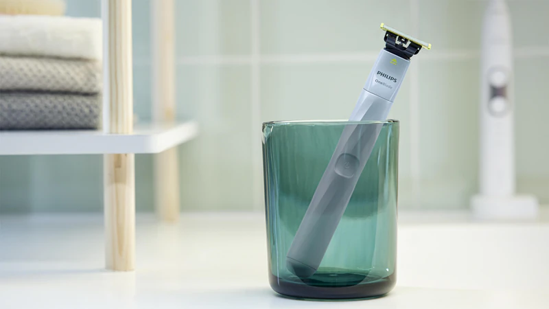 Philips OneBlade First Shave QP1324/30 baardscheermes