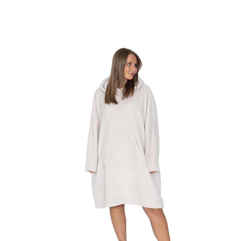 Comfortabele trui met lurex, verkrijgbaar in één maat.