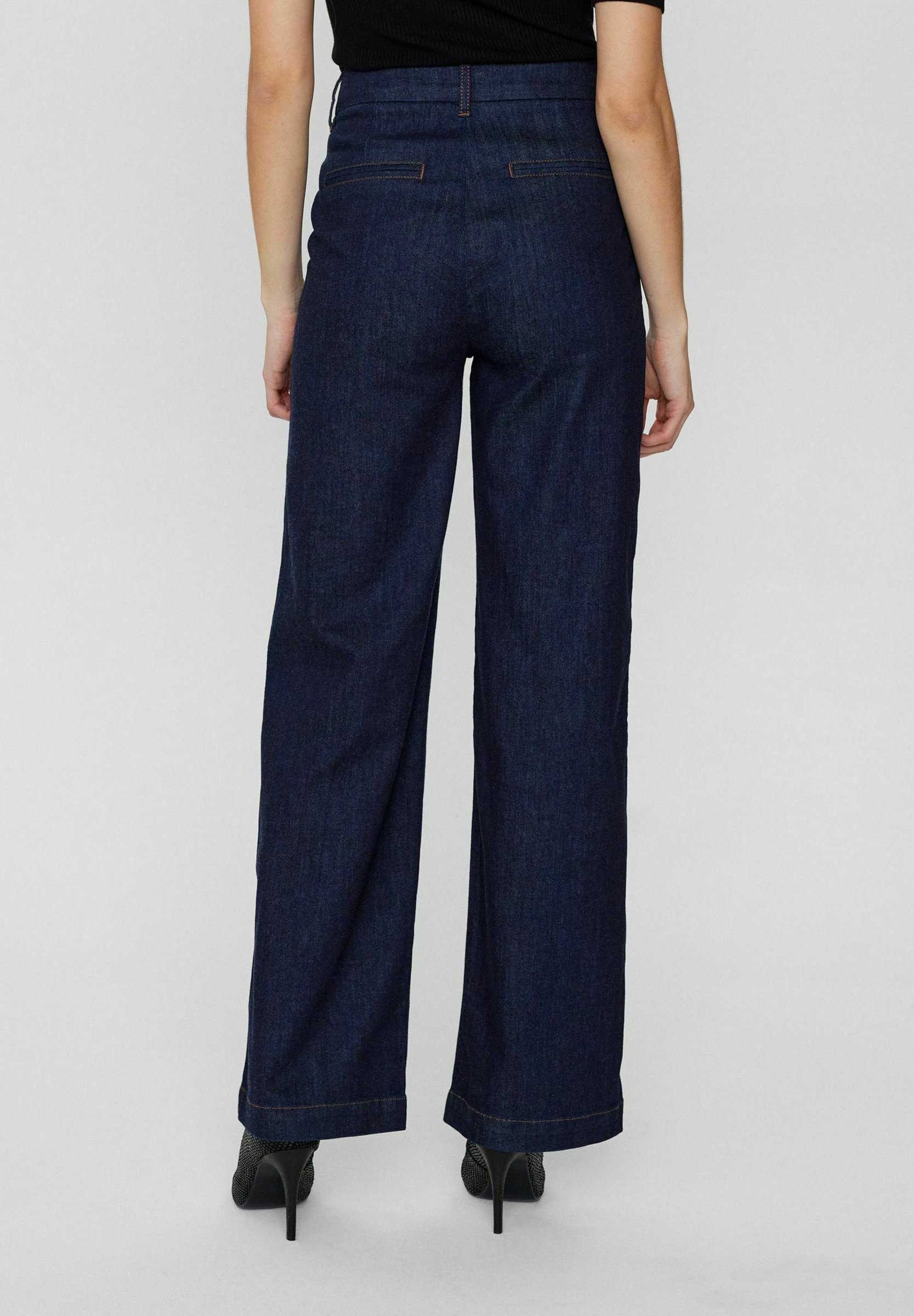 Nümph NUMBER - Jeans a gamba dritta - denim blu scuro