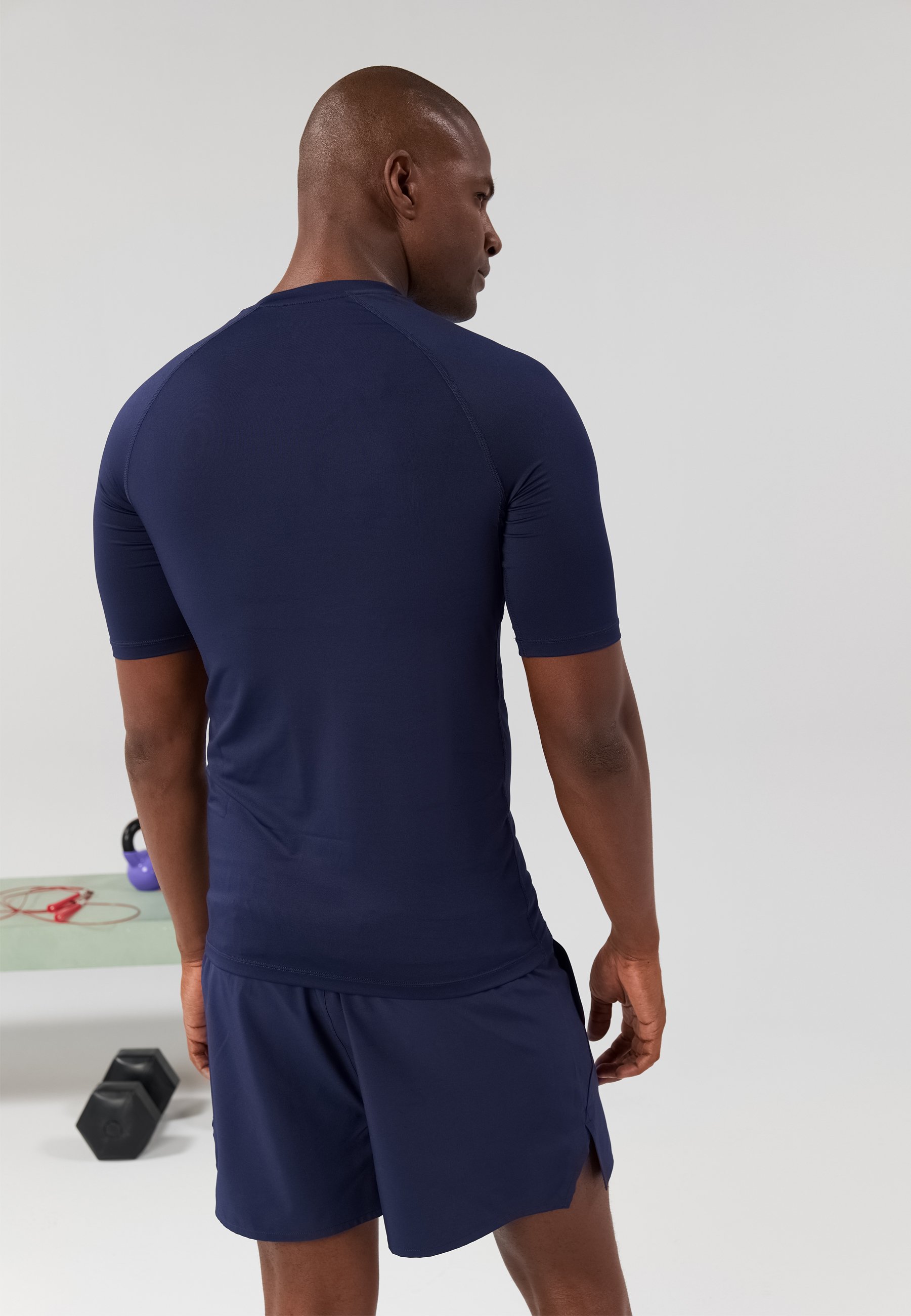 Pier One Sport sneldrogend T-shirt met korte mouwen en aansluitende pasvorm - Basic T-shirt - donkerblauw