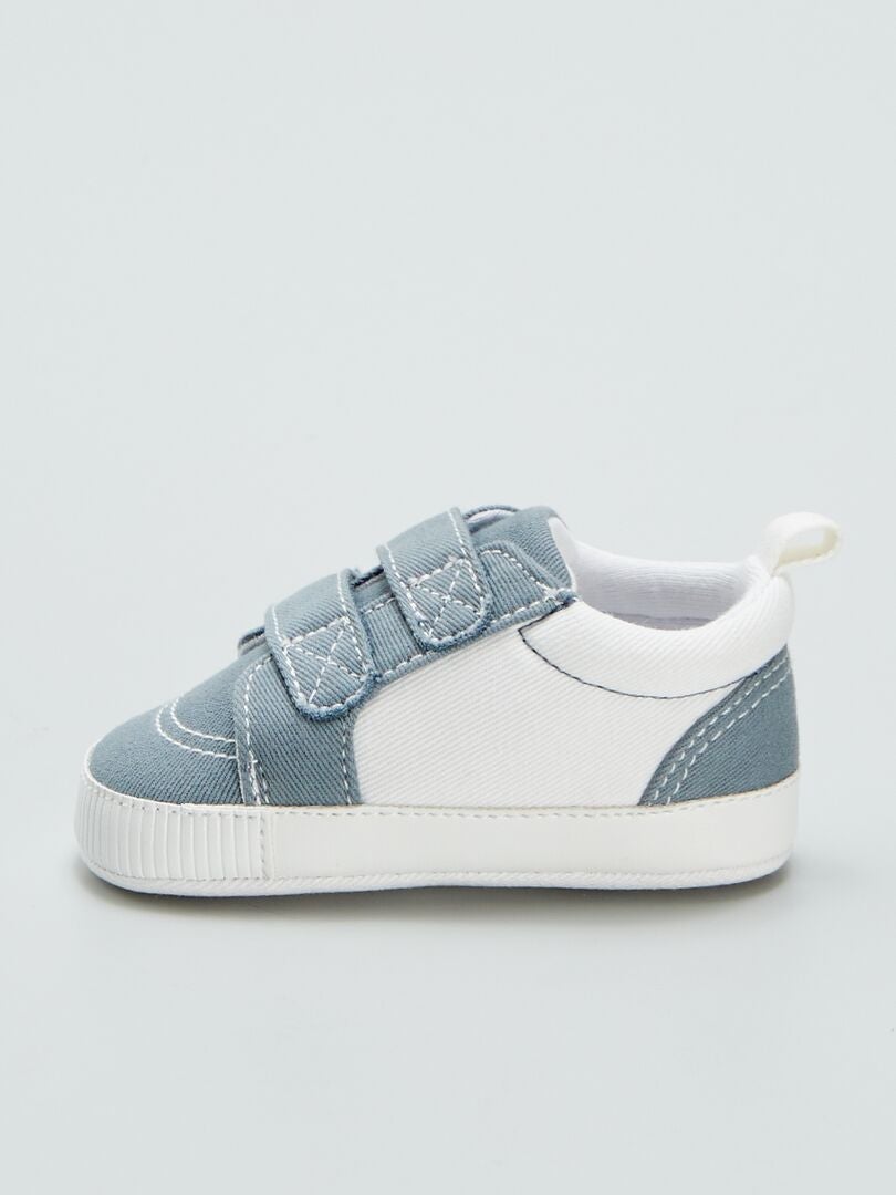 Tweekleurige lage sneakers met klittenbandsluiting - BLAUW