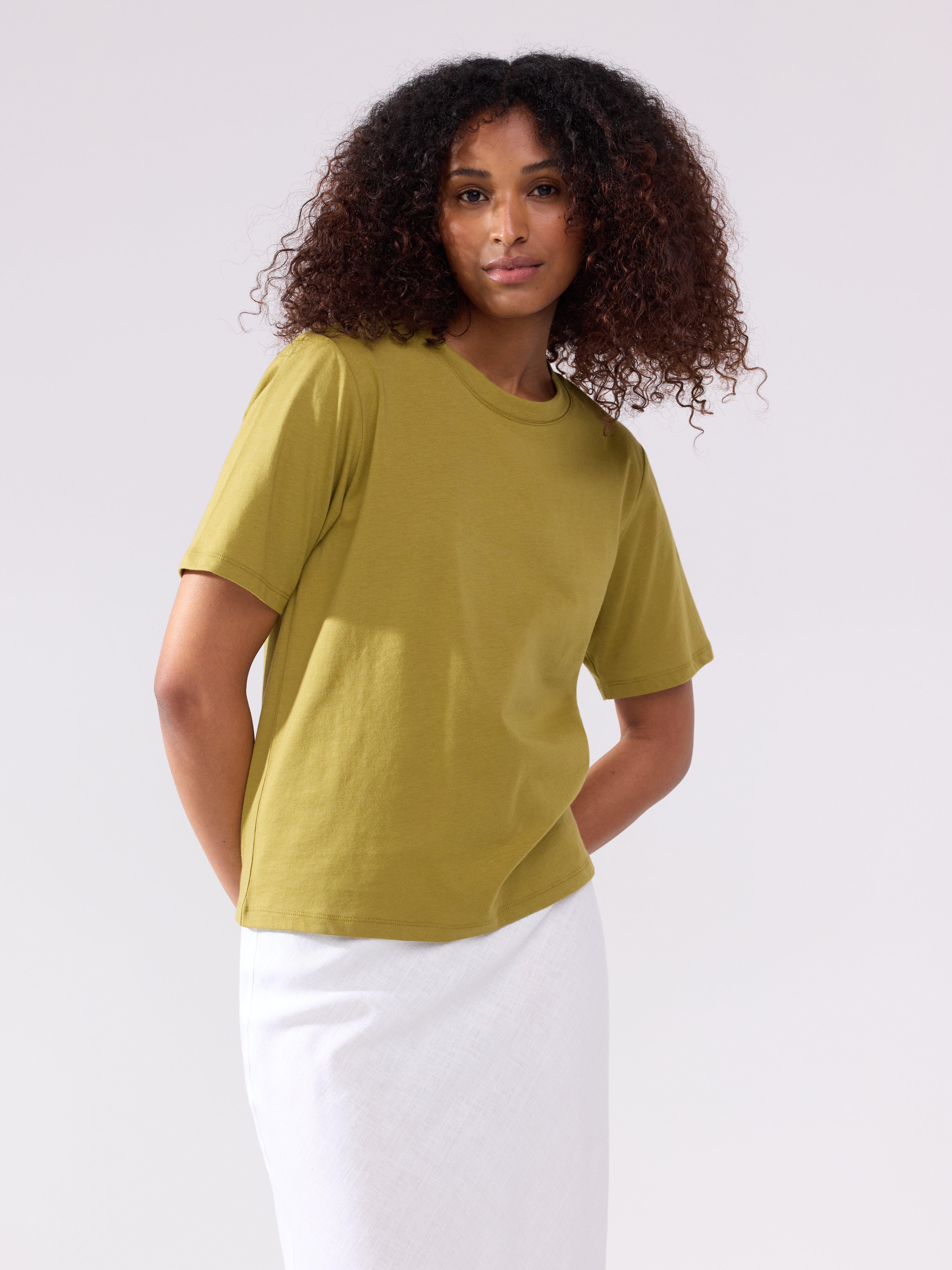 Camiseta Bas color verde polvoriento