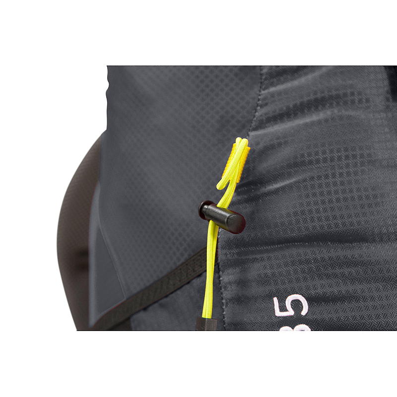 Mochila de senderismo Xplor Finnmark de 35 litros, negra.