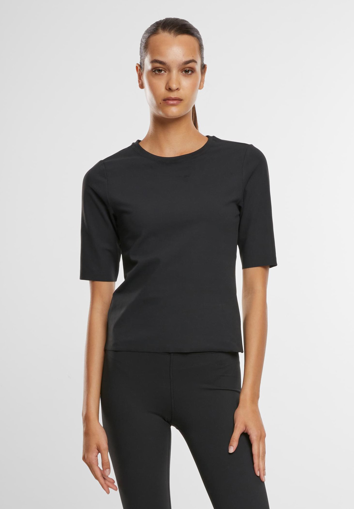 aim'n® SENSE HALF SLEEVE - Basic T-shirt - zwart