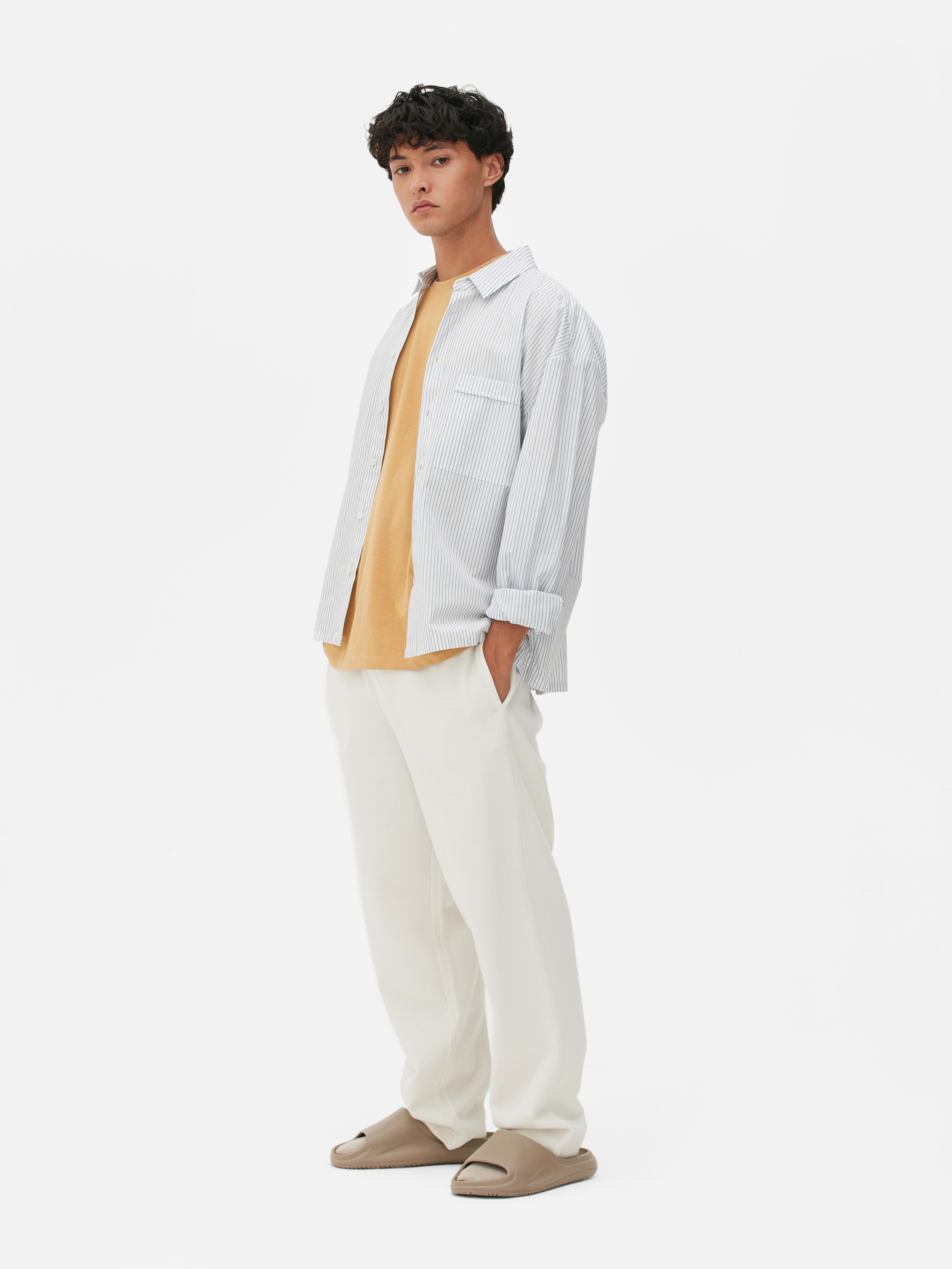 Pantaloni de trening rezistenți, simpli, cu croială dreaptă. Să trecem direct la subiect: acești pantaloni de trening sunt pur și simplu o necesitate.