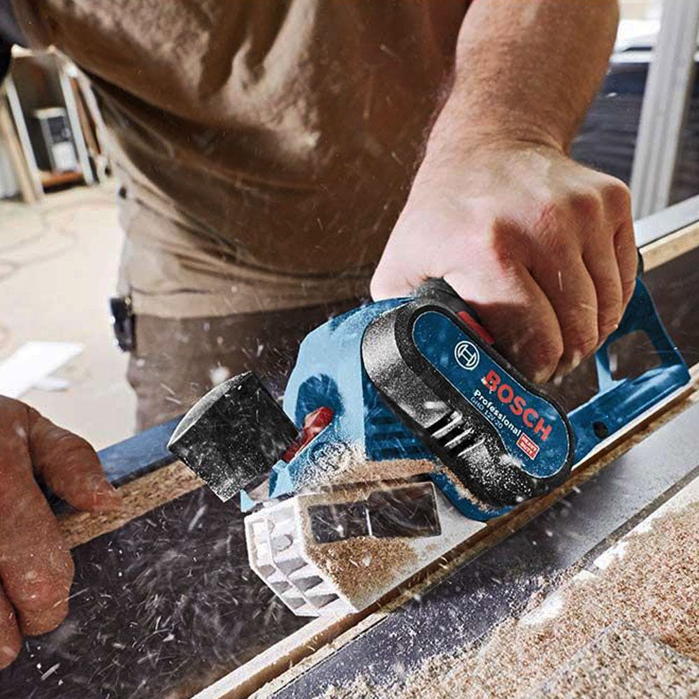 BOSCH 12V børsteløs høvel GHO 12V-20 06015A7070