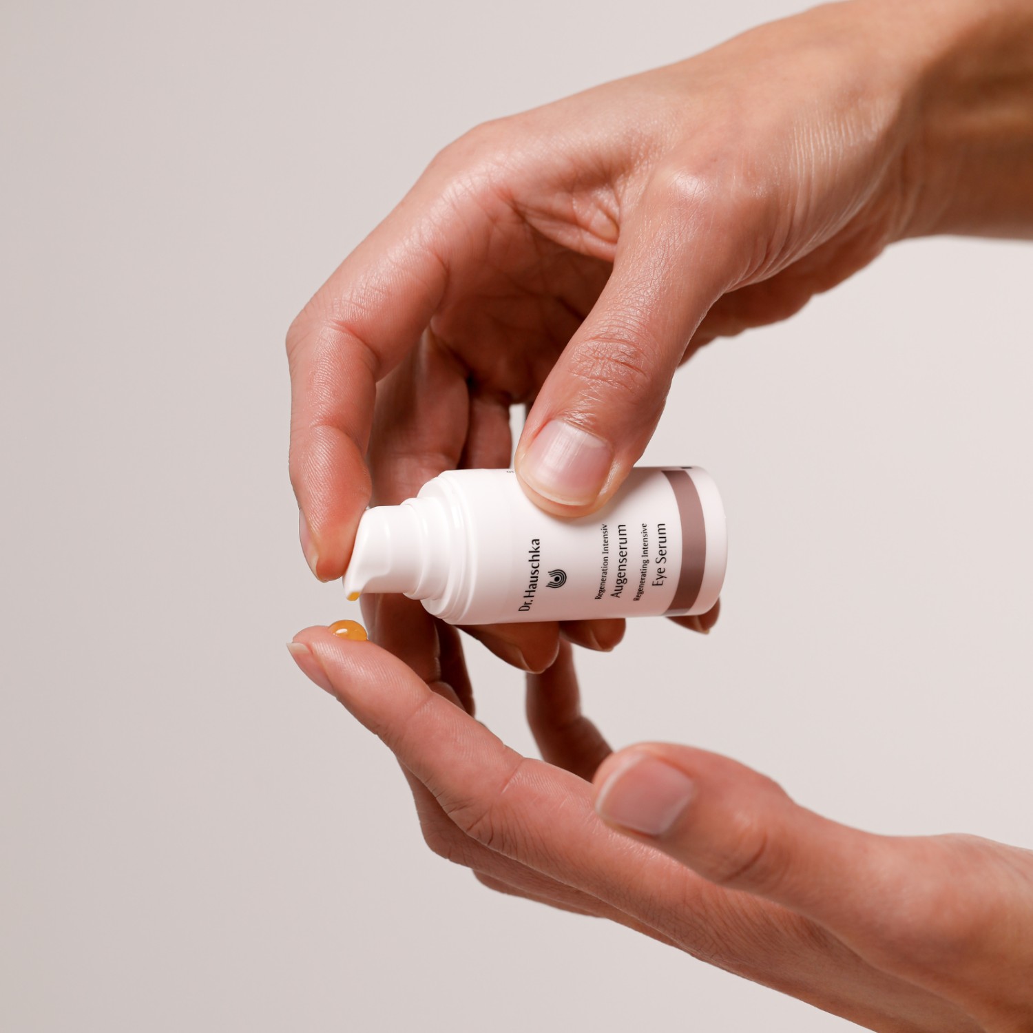 Dr. Hauschka Sérum Contour des Yeux - Régénérant Intensif