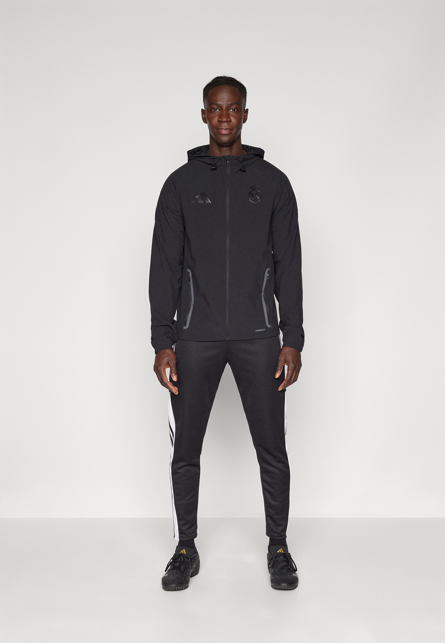 adidas Performance REAL MADRID TIRO25 COMPETITION VIS TECH TRAVEL JACKET - Klubirõivad - must