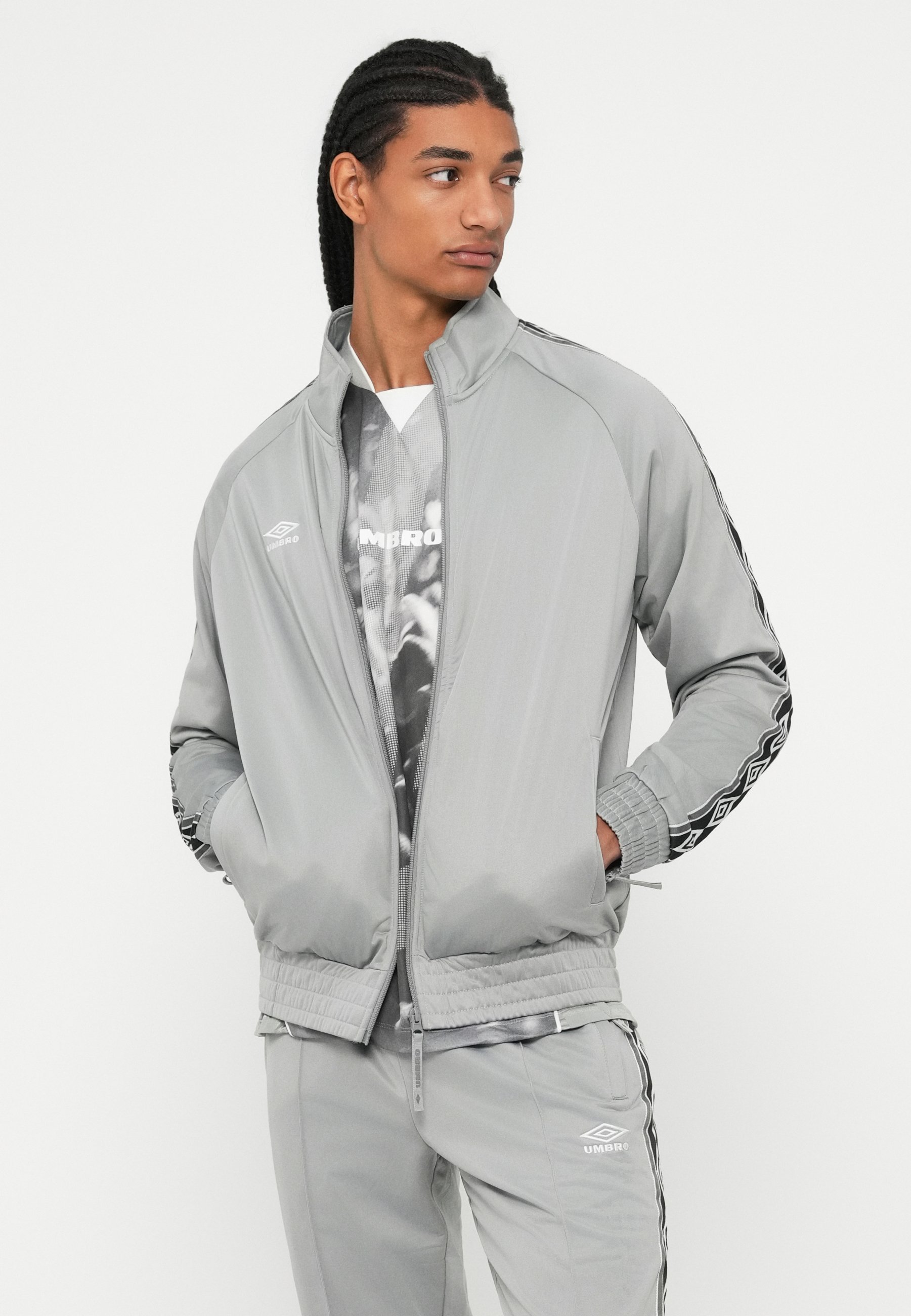 Felpa con zip Umbro TAPED TRACK - grigio opaco