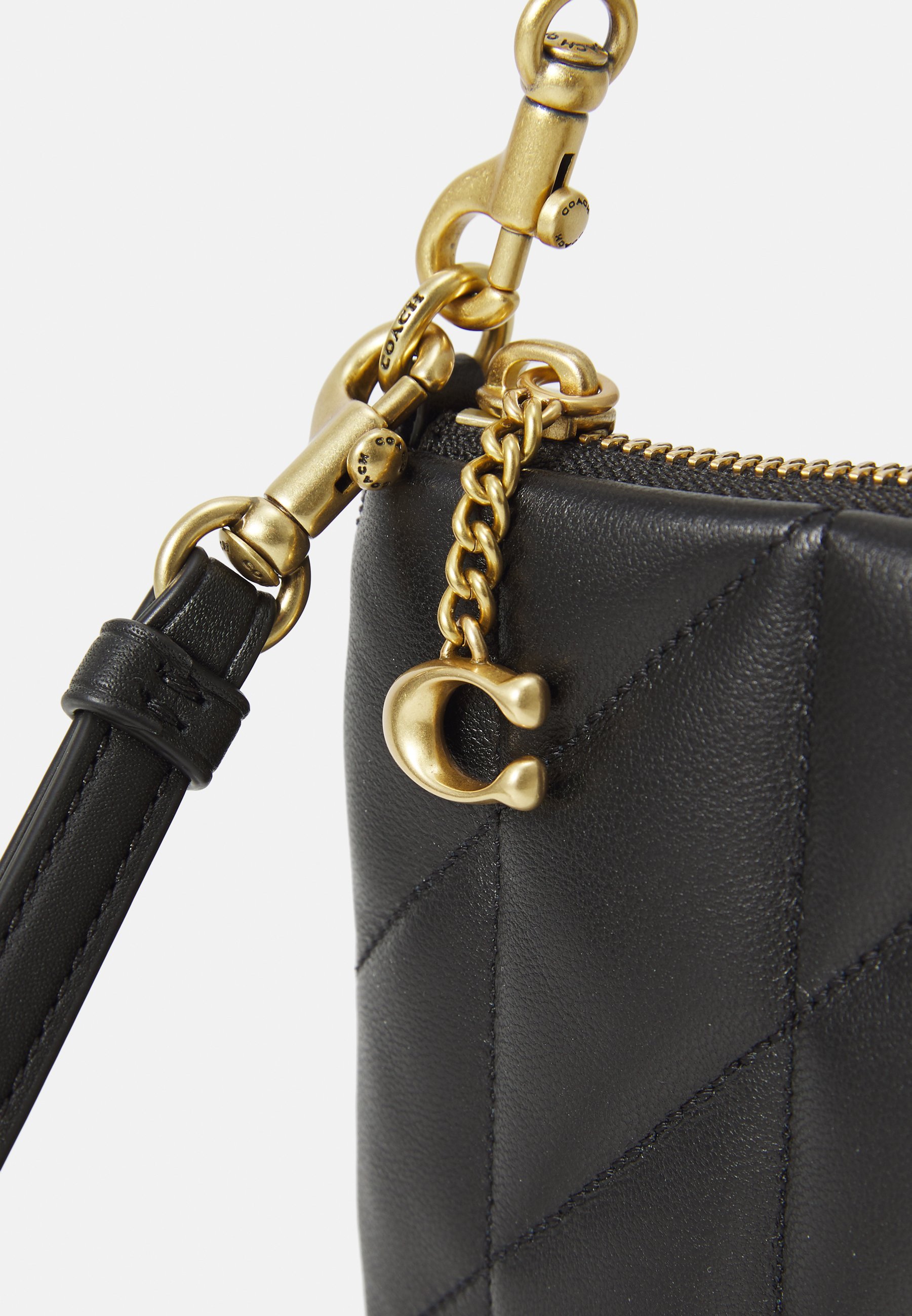 COACH TAS MET KUSSENVORMIGE QUILTING - Clutch - zwart