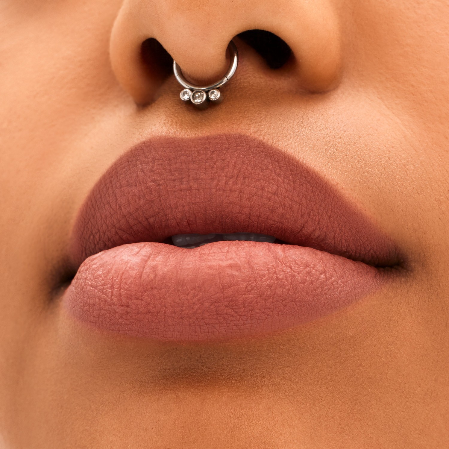 MAC Locked Kiss lūpu krāsa - 1,8 g