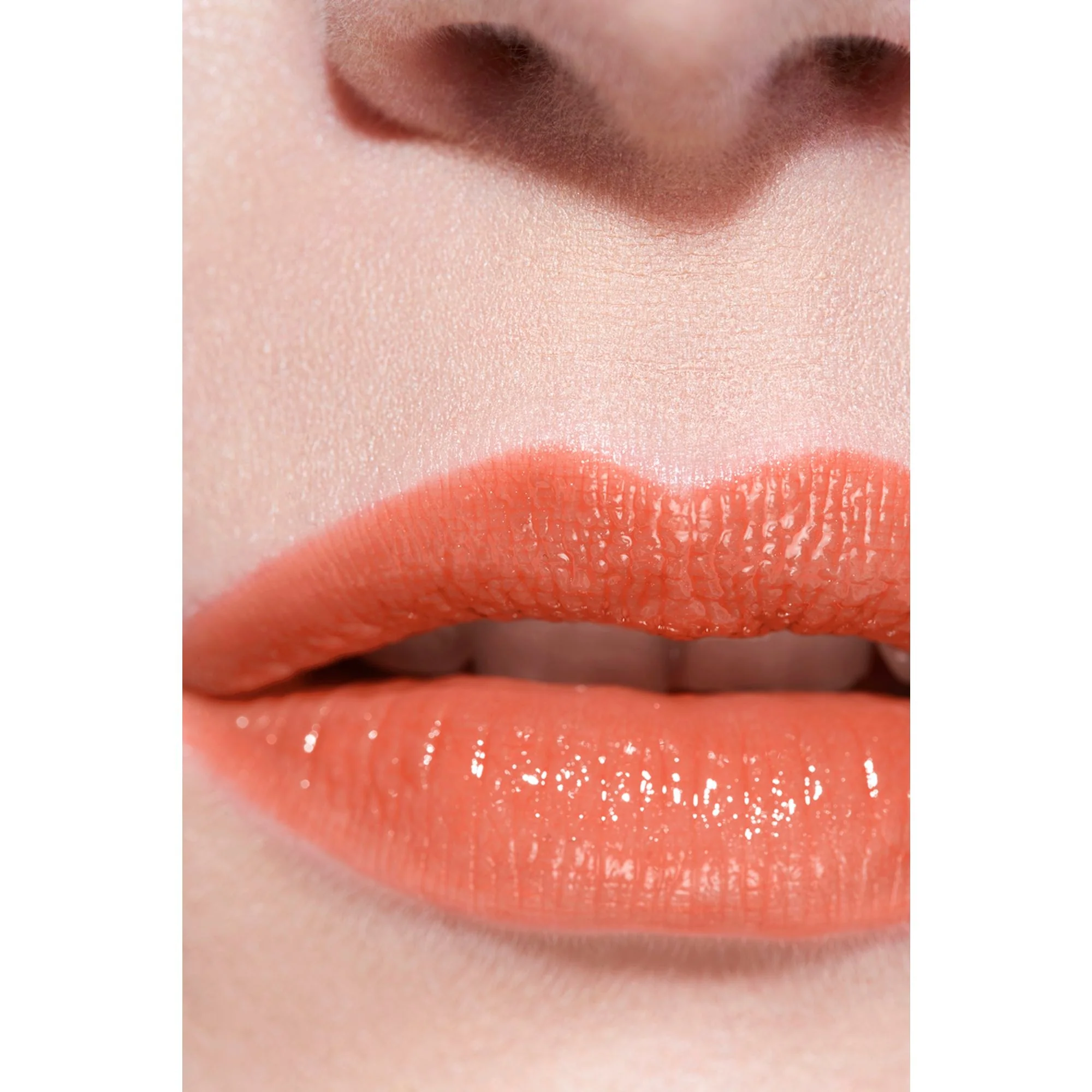 ROUGE COCO BAUME - BRILLANTE - BALSAMO IDRATANTE COLORATO SUBLIMATORE, INTENSITÀ SU MISURA