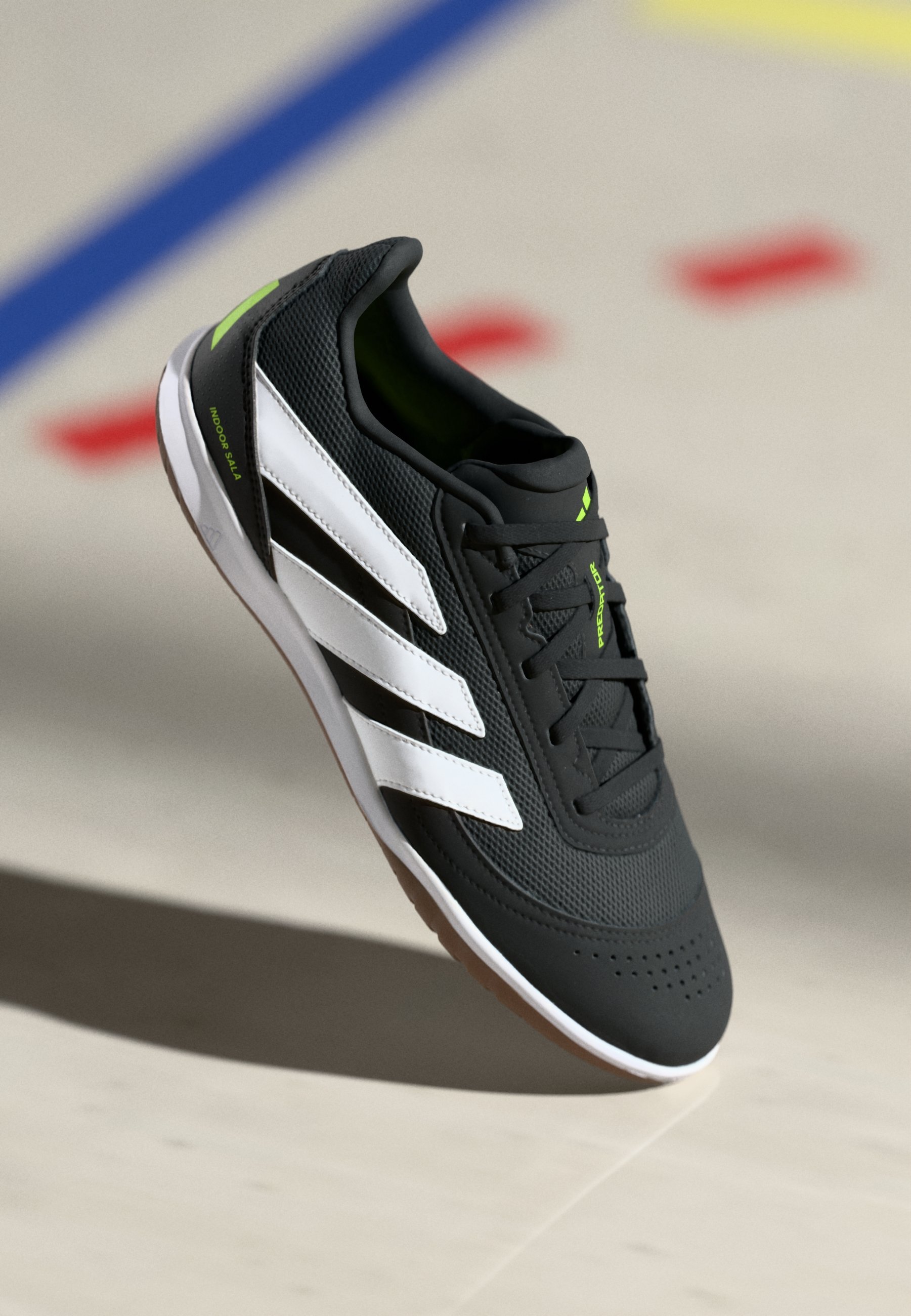 adidas Performance PREDATOR CLUB IN SALA - Zaalvoetbalschoenen - core black/footwear white/lucid lemon