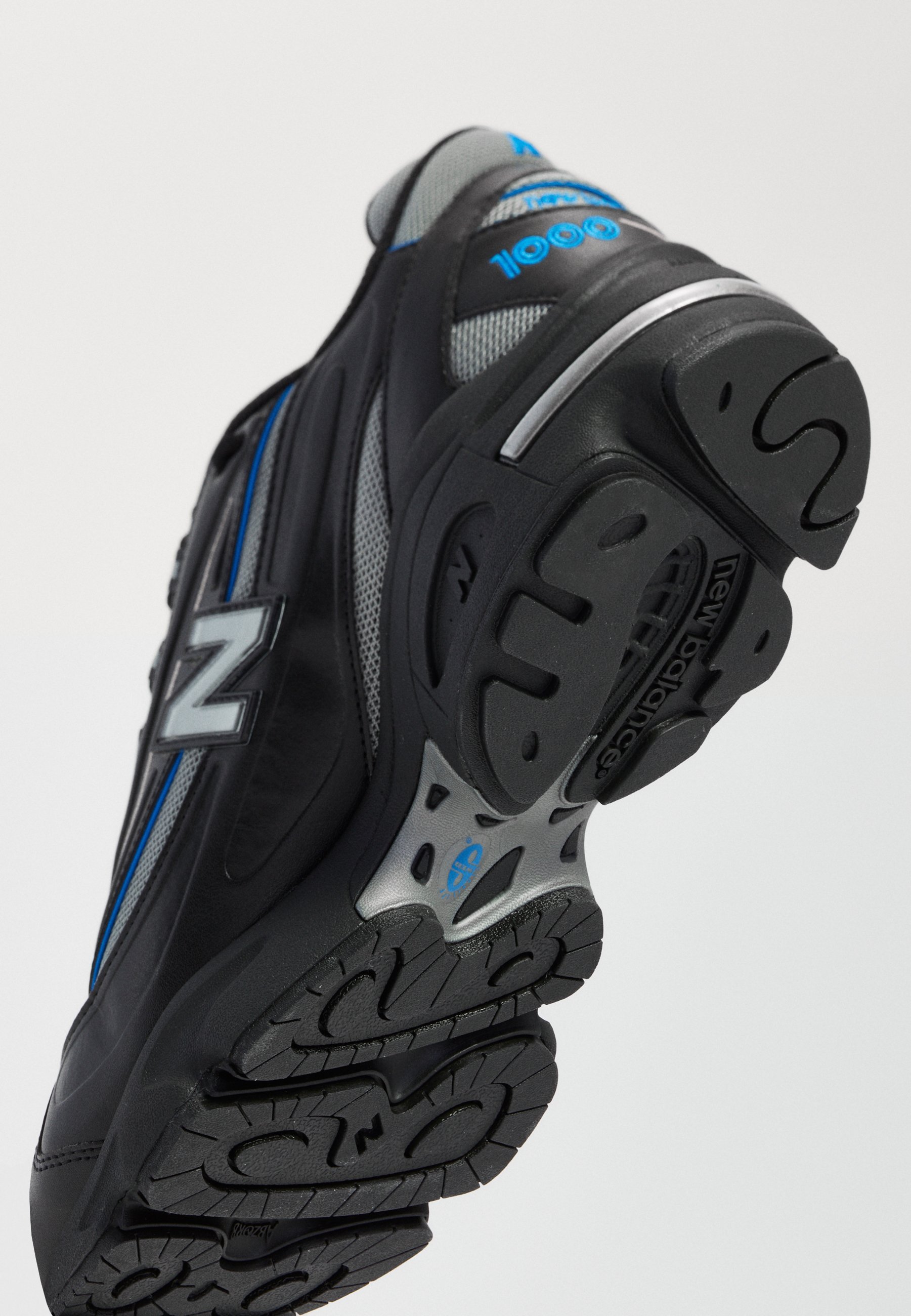 New Balance alacsony szárú edzőcipők