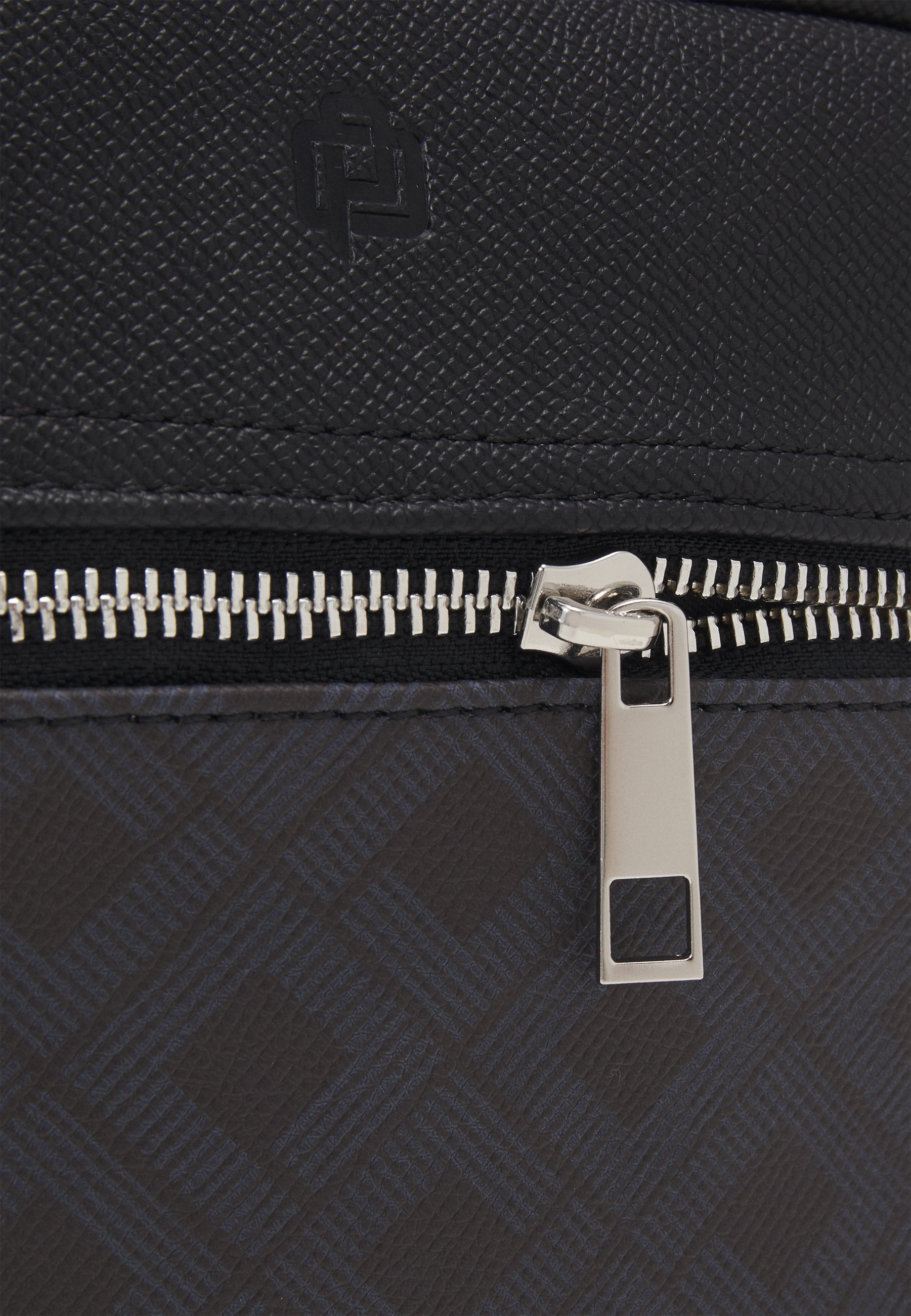 Pier One UNISEX - Õlakott - must