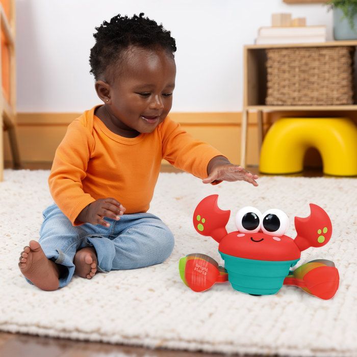 BRIGHT STARTS Loopkrab, Babyspeelgoed 6M+, Muzikaal speelgoed, Speelgoed voor grove en fijne motoriek, Obstakelsensoren, Rood