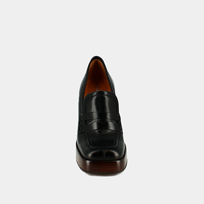 Mocassins à talons et bouts carrés  en cuir noir