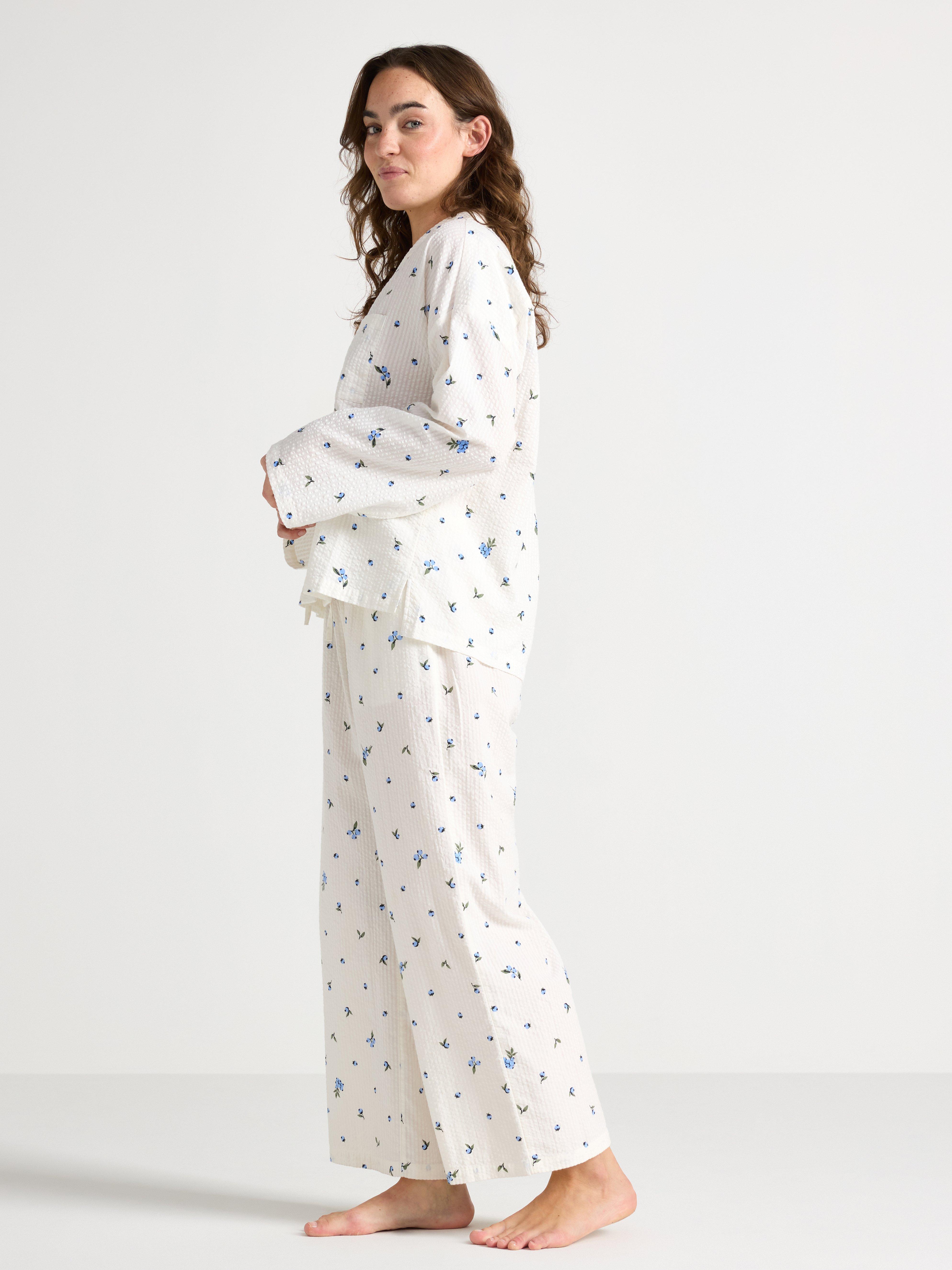 Pantalones de pijama con estampado de olas de arroyo