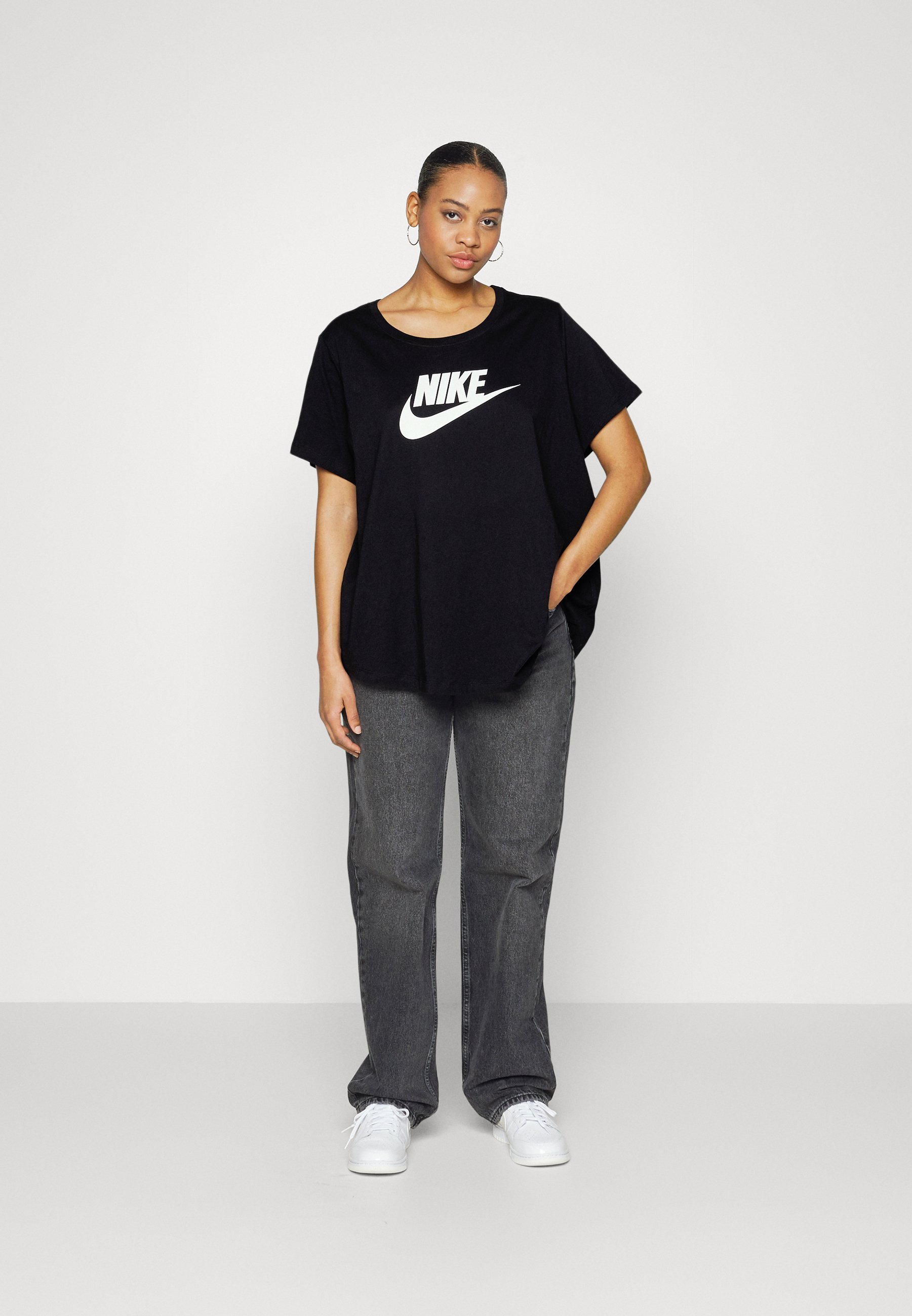 Nike Sportswear T-Shirts