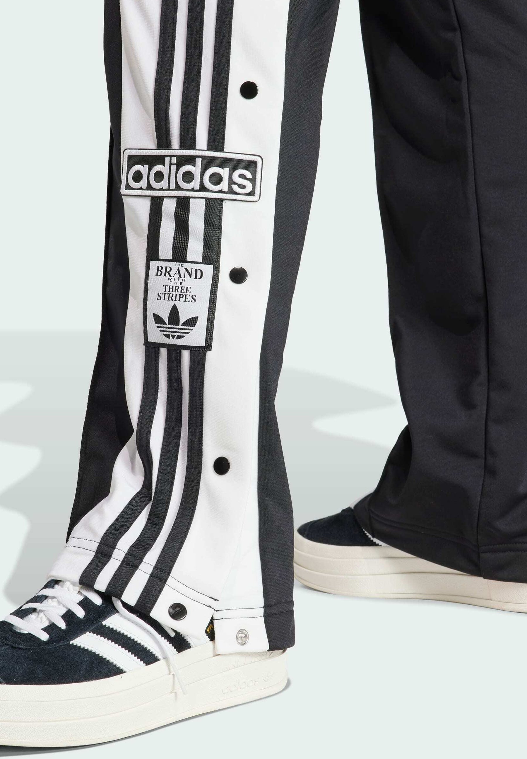 adidas Originals BREAK - Teplákové nohavice - čierne