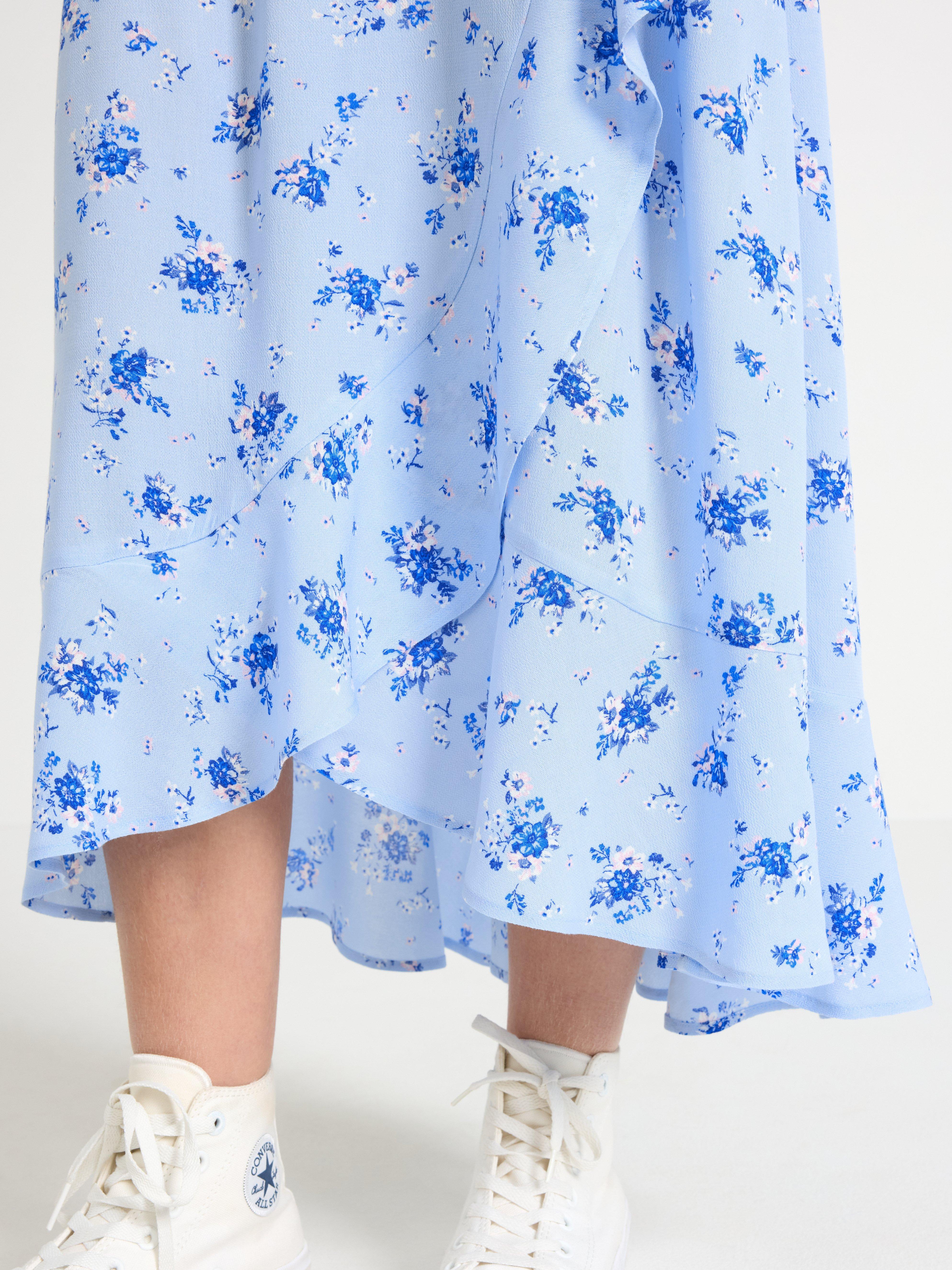 Falda con volantes azul claro
