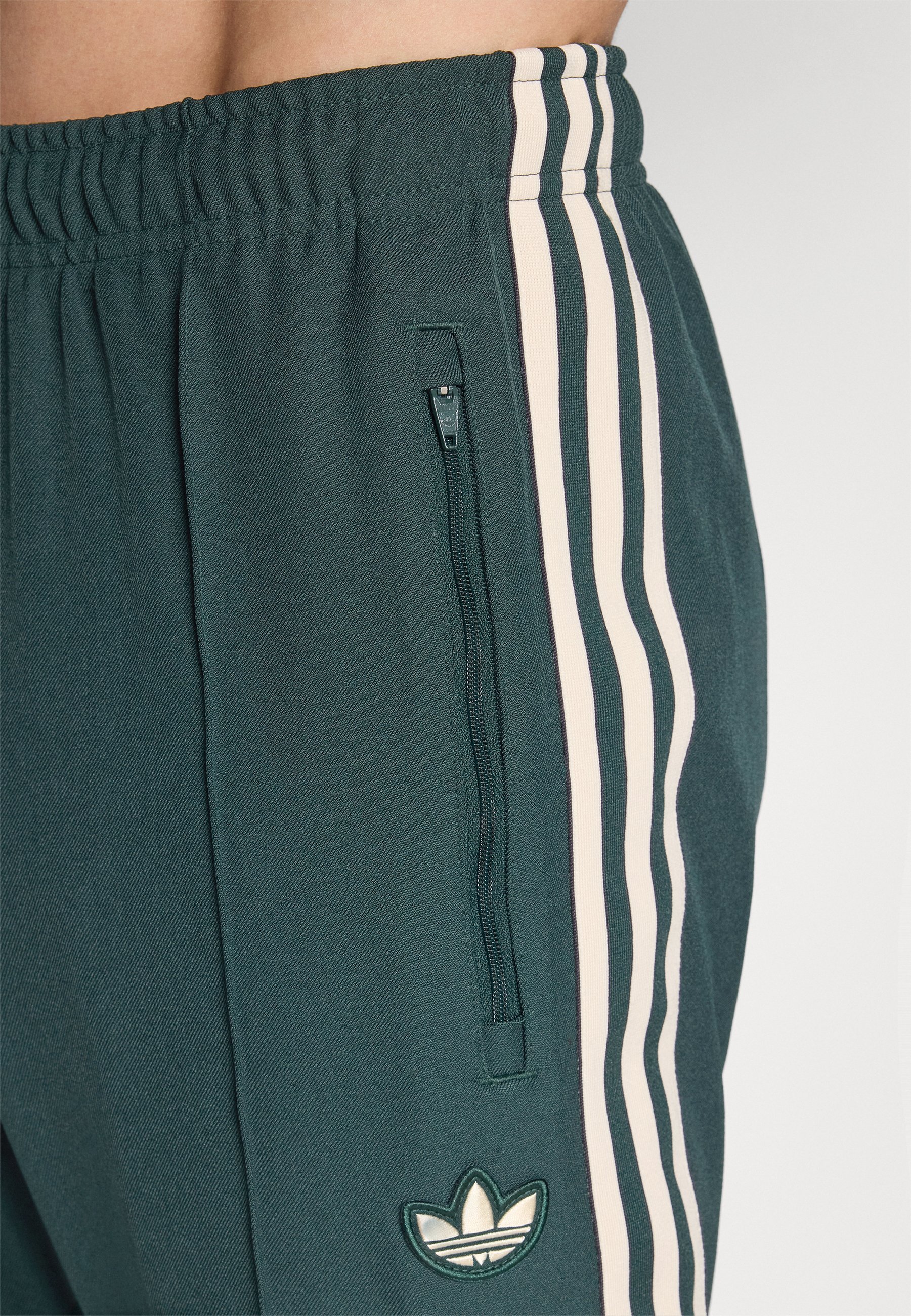 adidas Originals JUVENTUS TURIN ICON TRACK PANT - Clubkleding - schaduwgroen