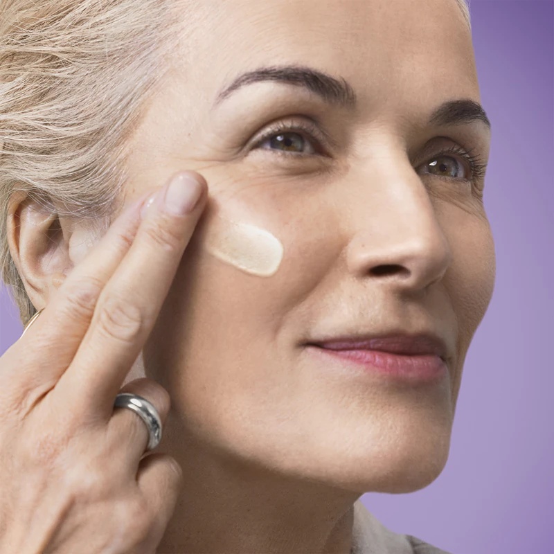 „Lancôme Rénergie CRX Triple Serum“ veido serumas su retinoliu