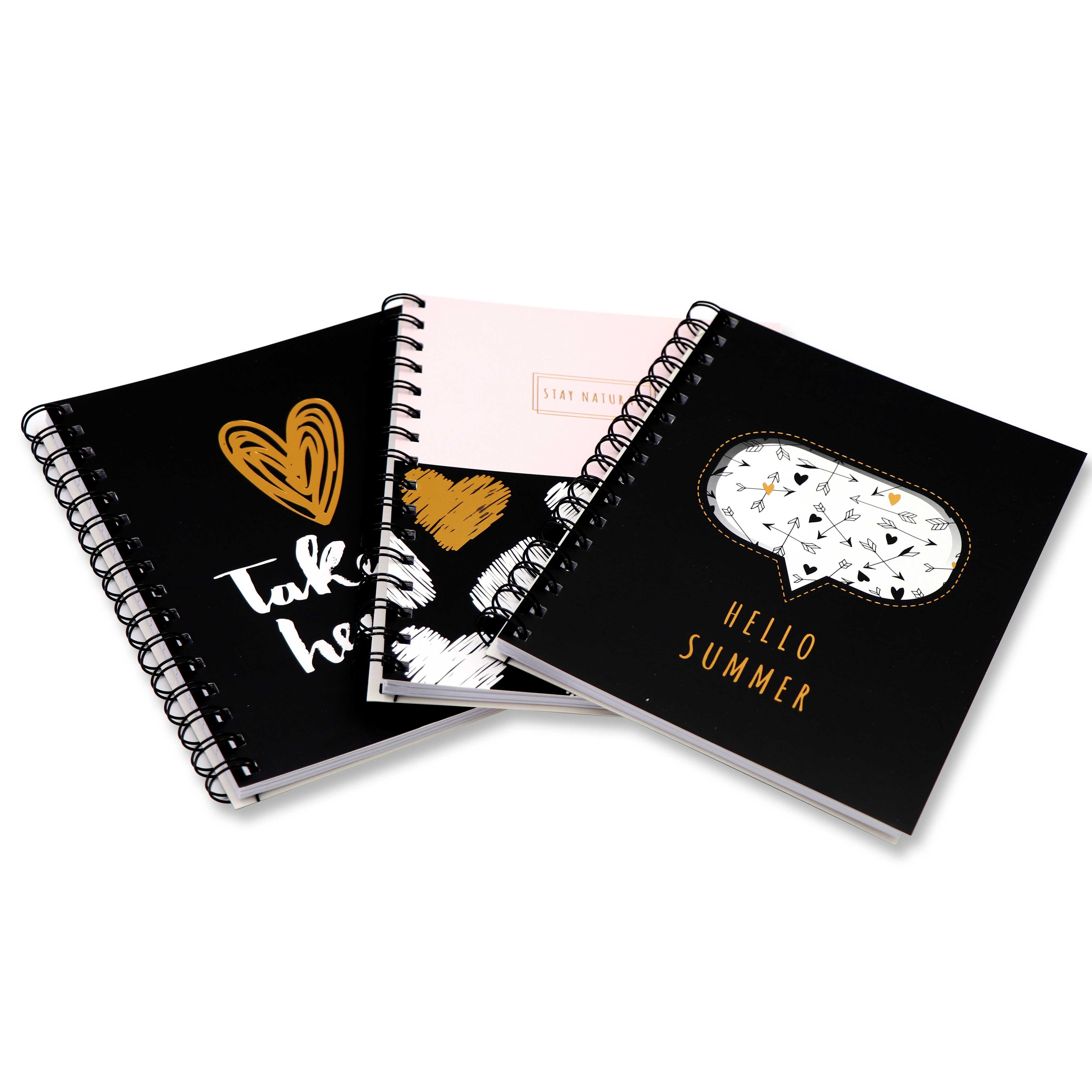 Diario scolastico personalizzato con logo a forma di cuore, formato B5, copertina morbida, quaderno a spirale.