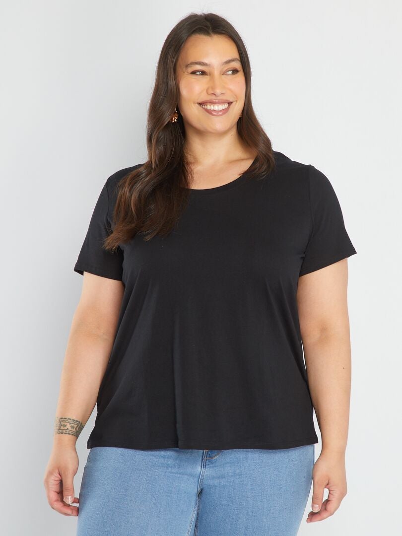 Camiseta de cor sólida - Preta