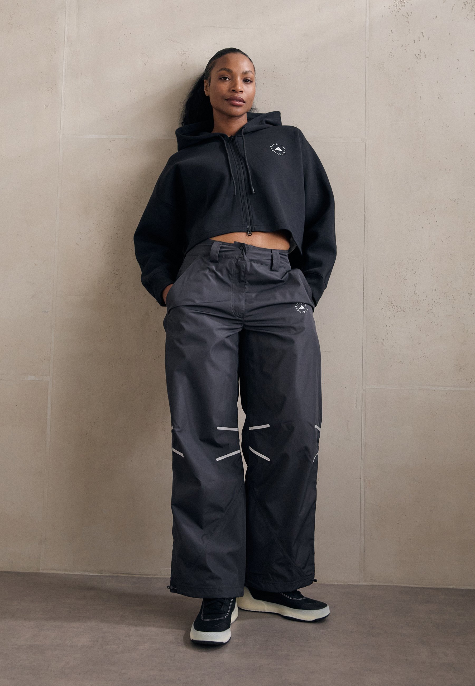 Felpa con cappuccio adidas by Stella McCartney - Felpa con zip - nera