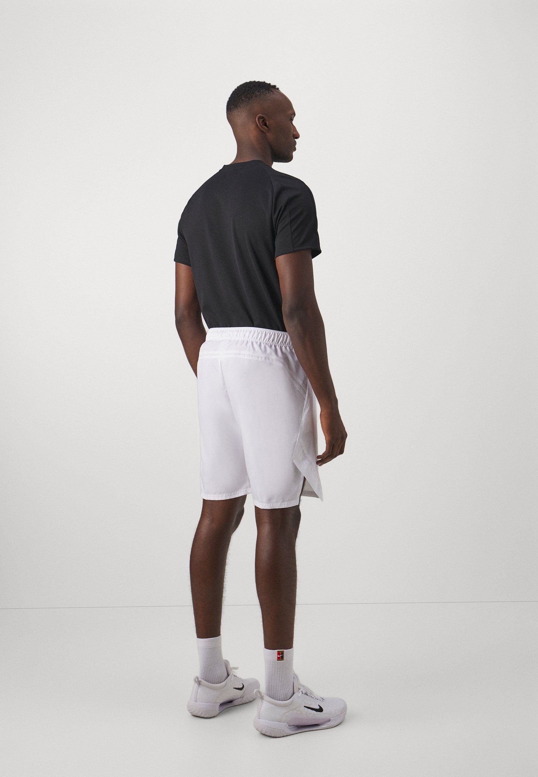 Nike Performance COURT VICTORY - Sportshorts - wit/zwart