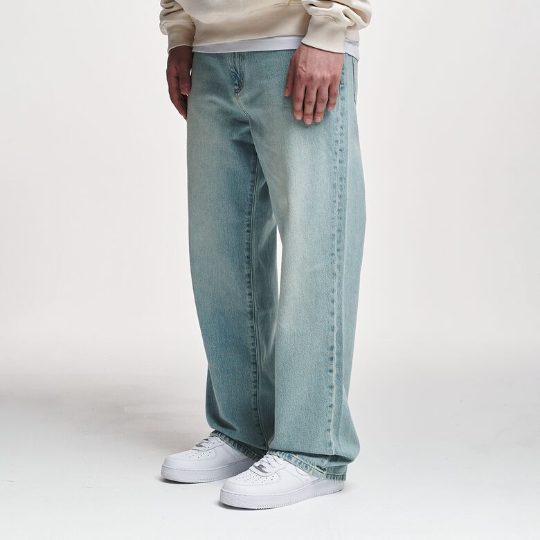 Jeans larghi basici Adrik