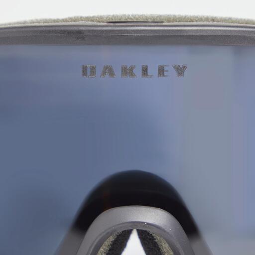  Oakley Target Line