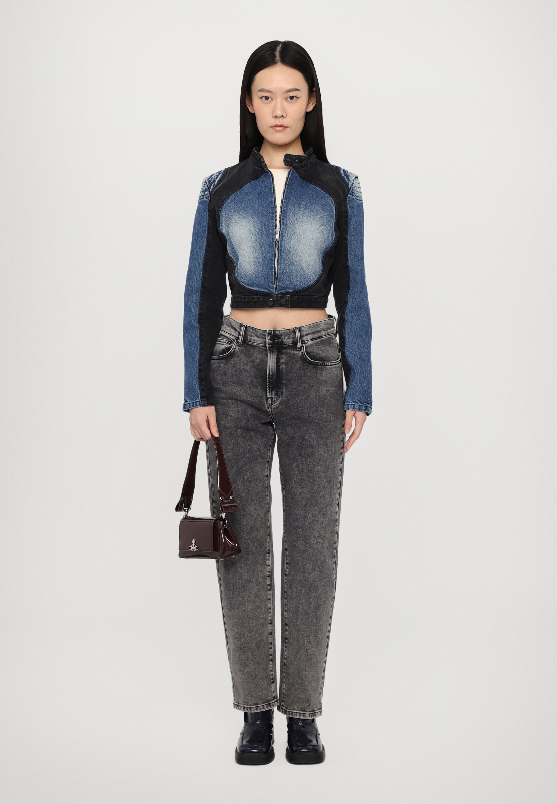 Veste en jean Ksenia Schnaider TAROT avec détails ovales contrastés - bleu foncé/noir