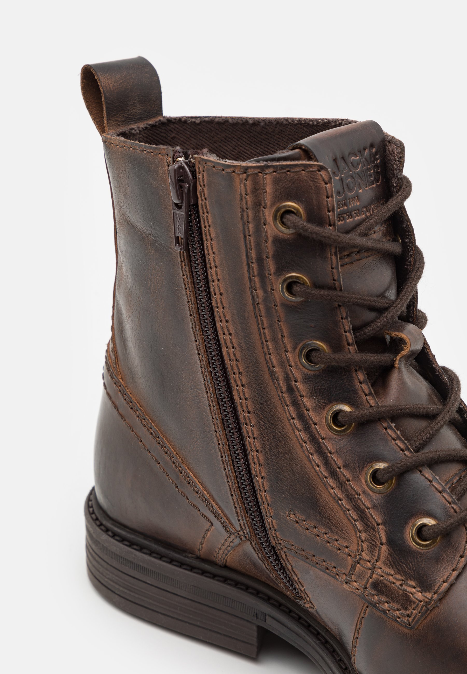 Jack & Jones JFWHOWARD - Enkellaarsjes met vetersluiting - cognac