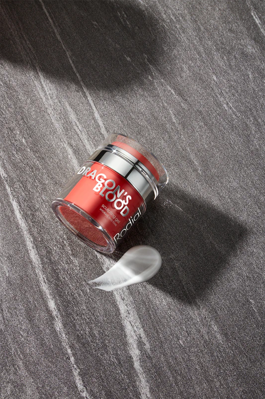 Rodial Dragon's Blood Sculpting gél remodelačný gél s regeneračným účinkom
