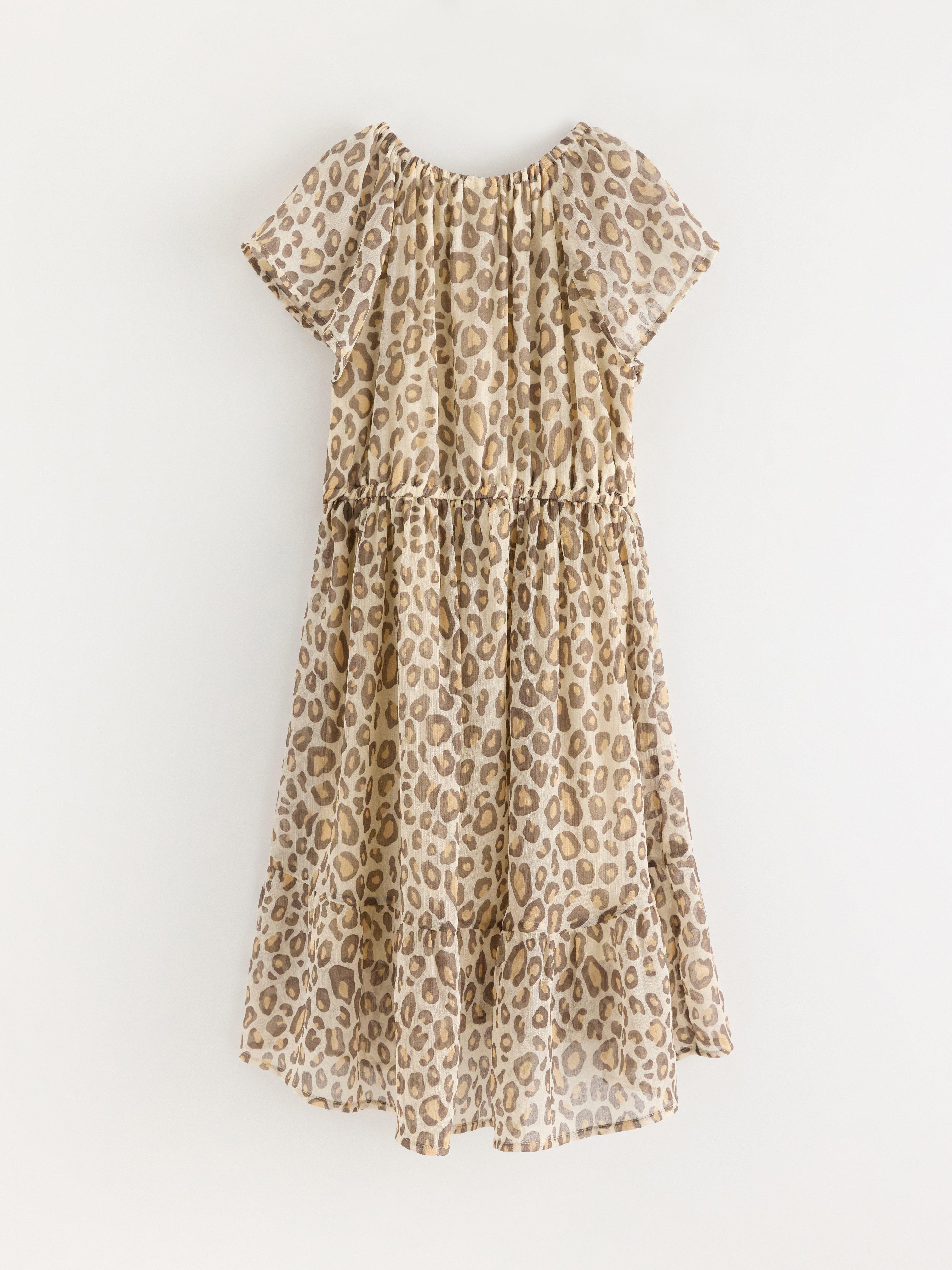 Vestido de gasa color beige claro
