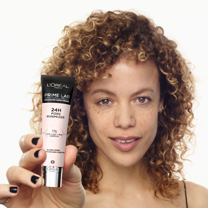 Base de maquiagem L'Oréal Paris Prime Lab 24H Pore Minimizer, para suavizar a pele e reduzir os poros.